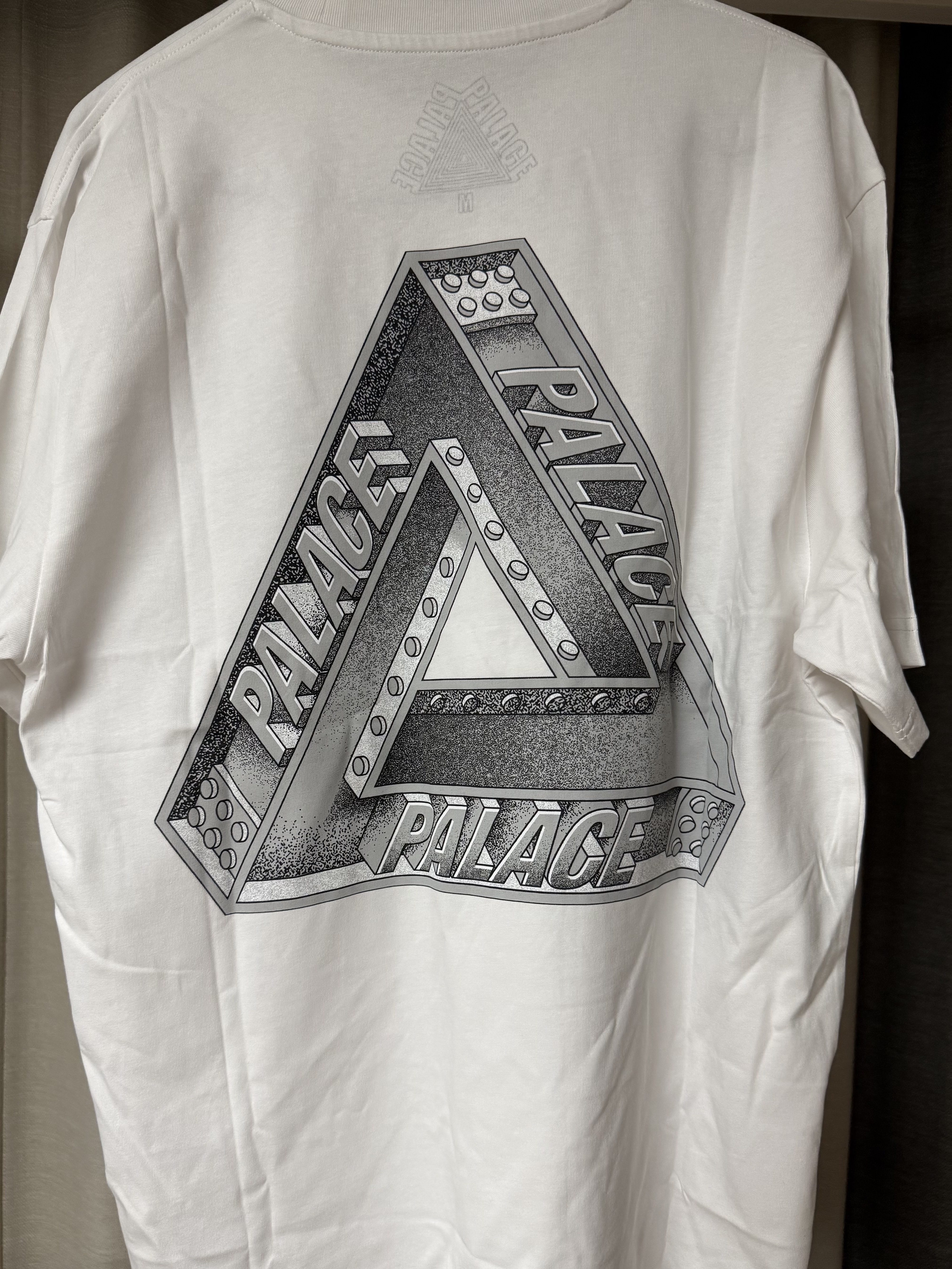 Palace Tri Girders T-Shirt White - 26SS 착용 스타일
