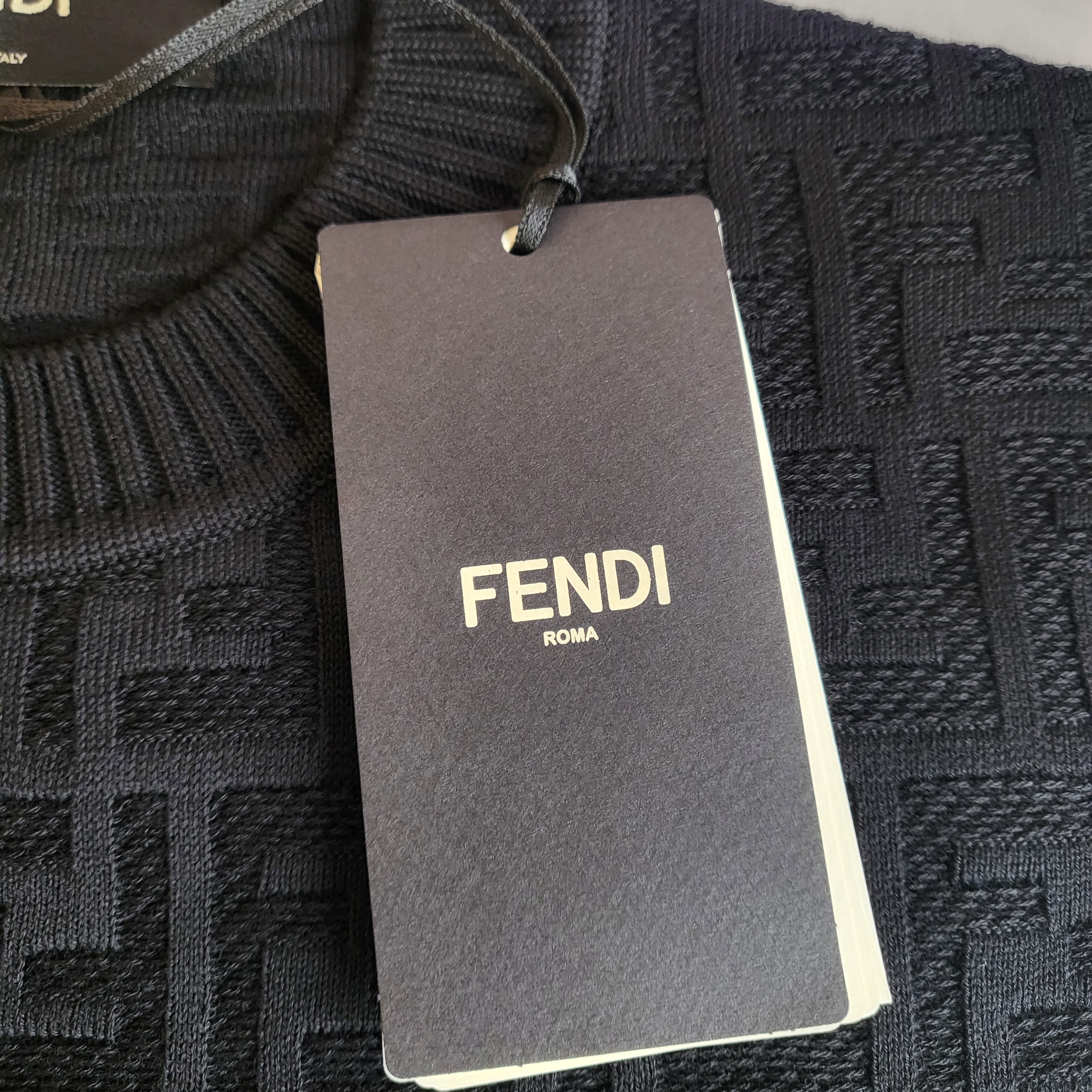 Fendi FF Cotton Sweater Black 착용 스타일 - 5