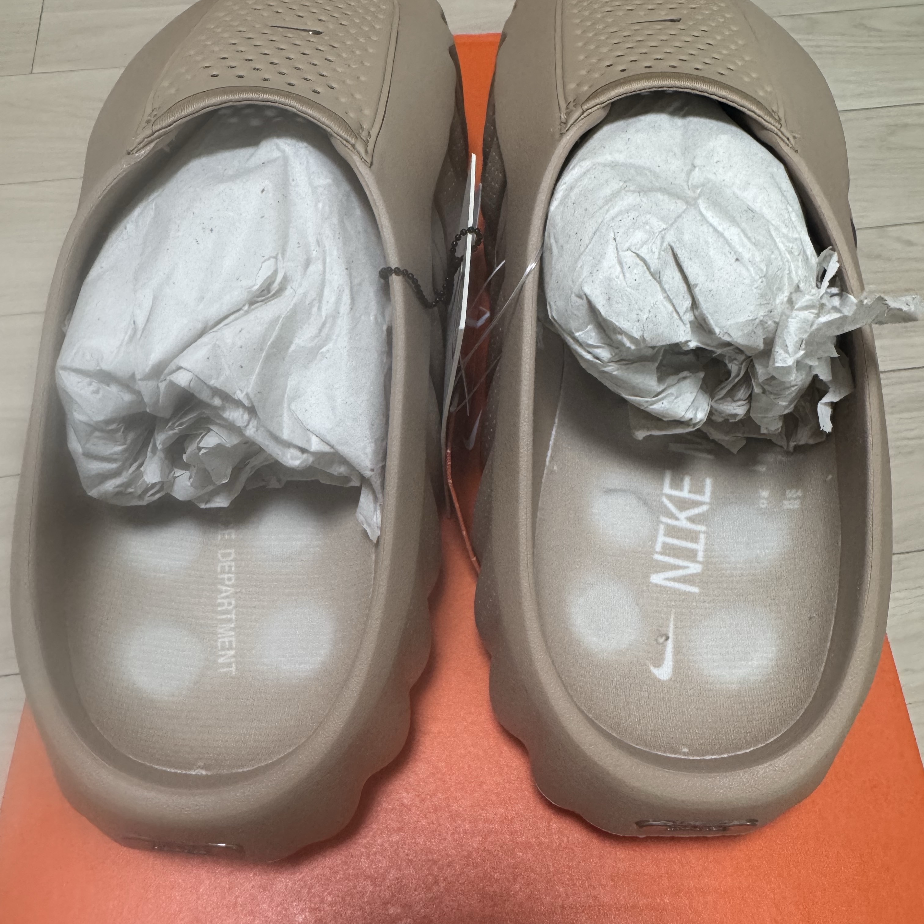 Nike Mind 001 Hemp Pale Ivory 착용 스타일 - 2