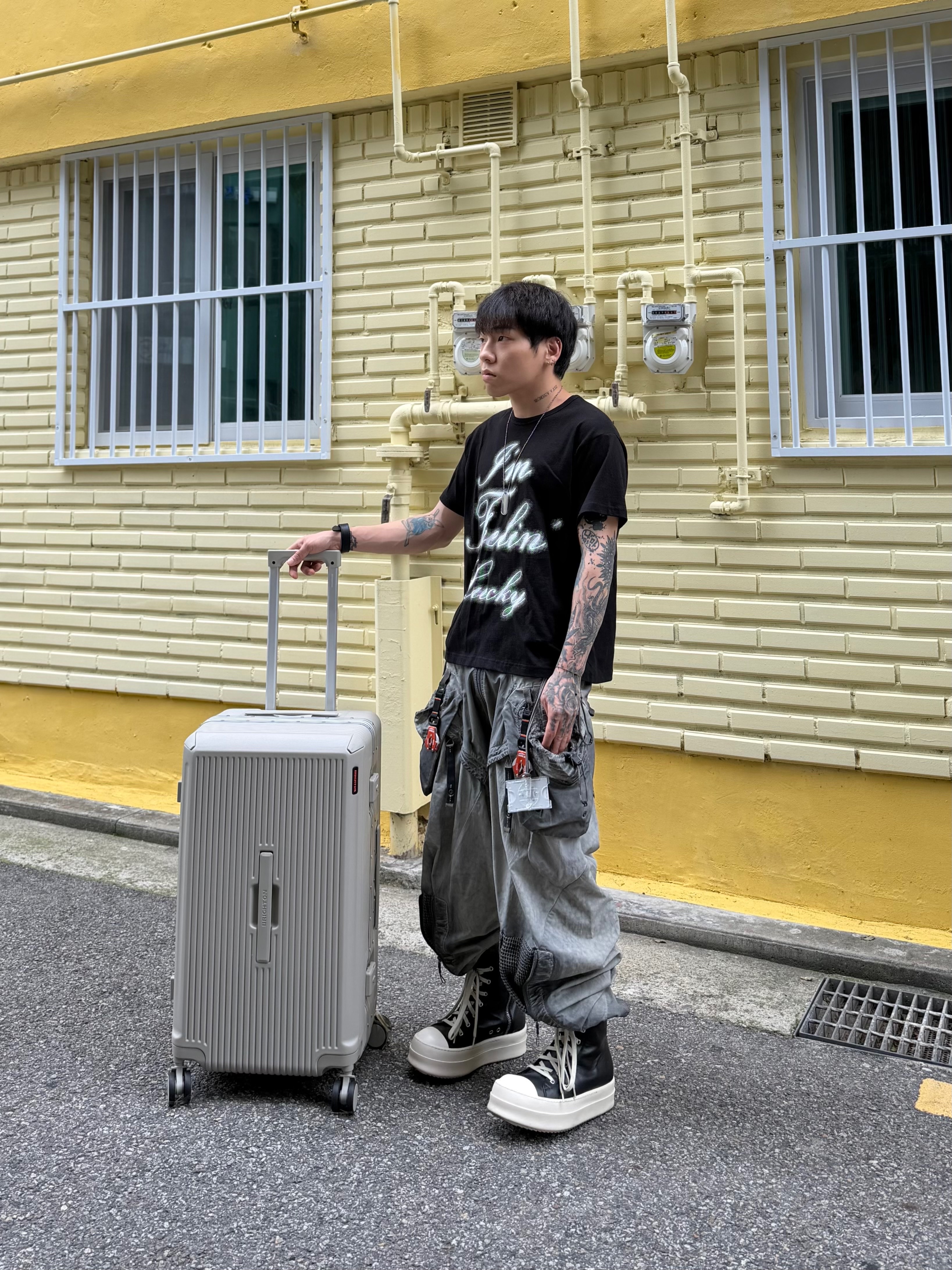 Rick Owens Mega Bumper Sneakers Black Milk 착용 스타일