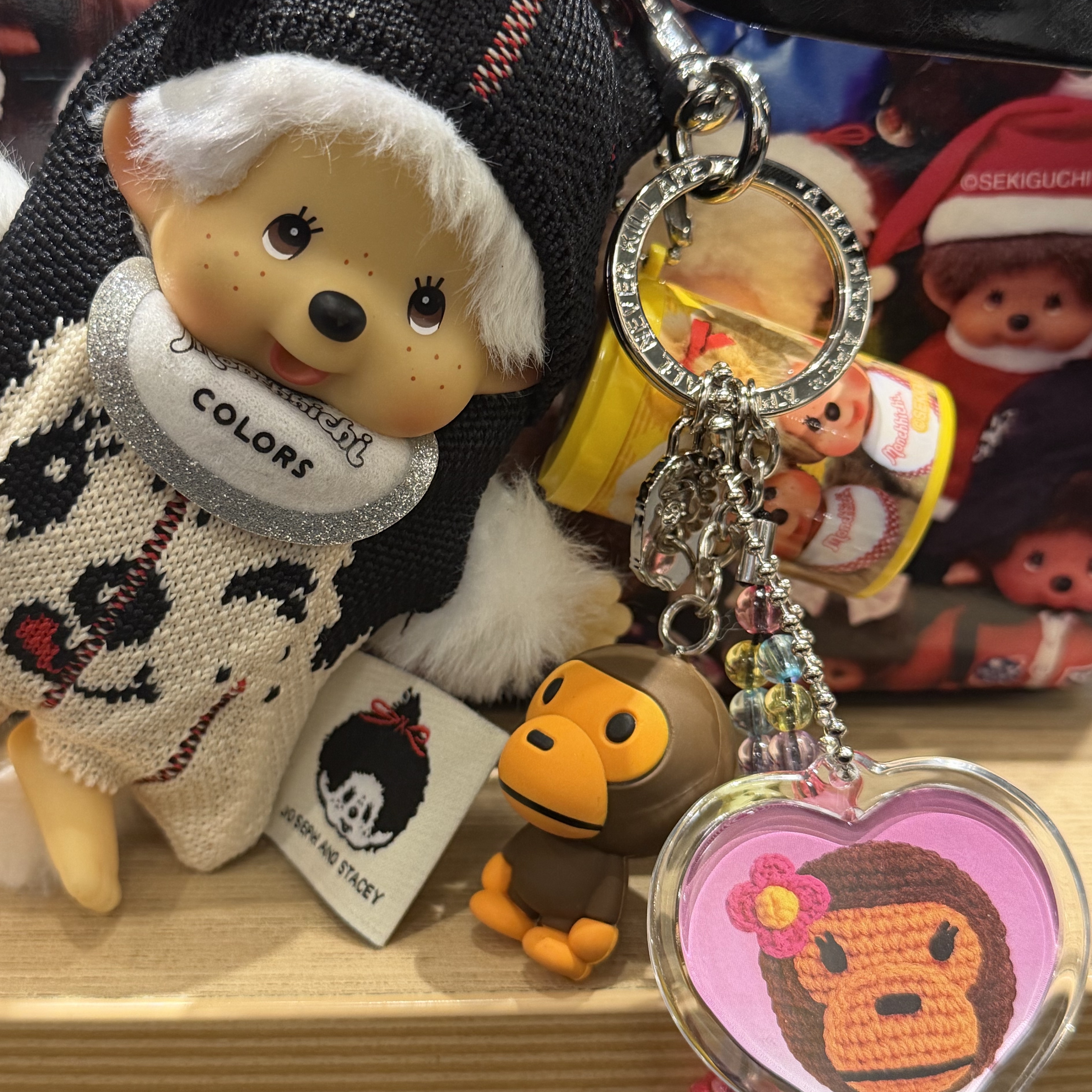 BAPE Baby Milo Key Chain Multi, JOSEPH&STACEY JAS Box Bag Team Monchhichi Black 착용 스타일