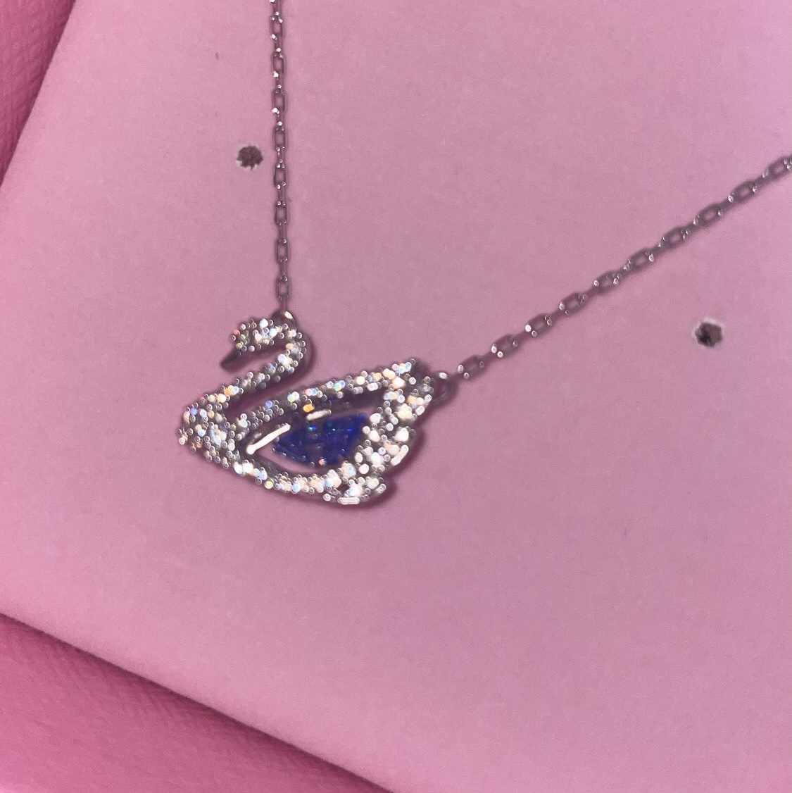 (W) Swarovski Dancing Swan Necklace Blue Rhodium Plated 착용 스타일