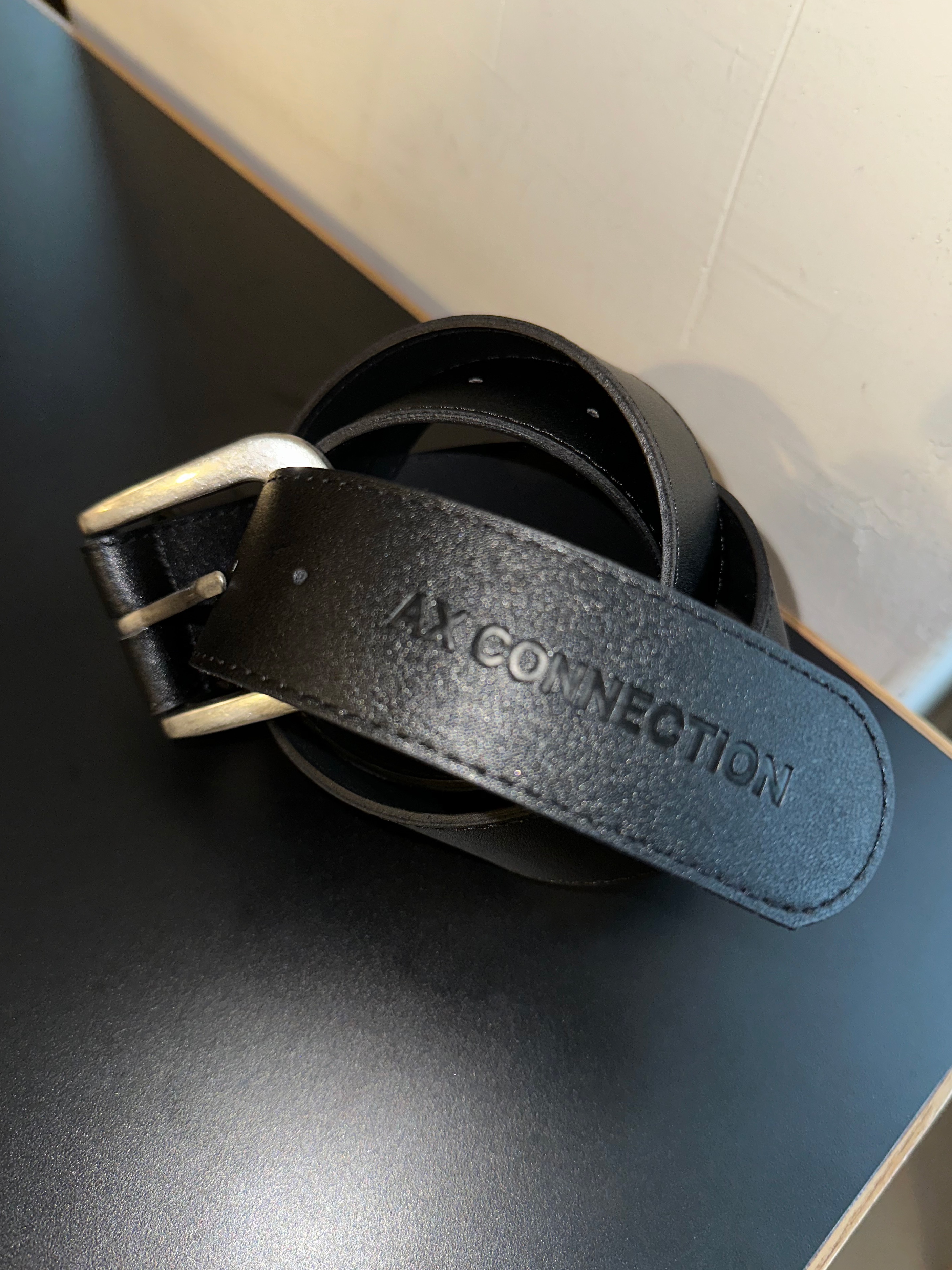 AX CONNECTION Authentic Vintage Washed Flare Denim Pants Black, AX CONNECTION Crocodile Texture Belt 착용 스타일 - 2