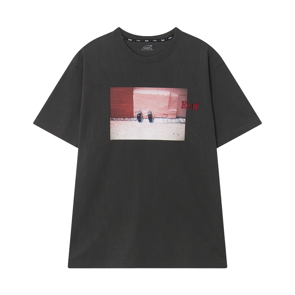 EEA1TS16CH EEUT Painted Shoes Gallery T-Shirt Charcoal