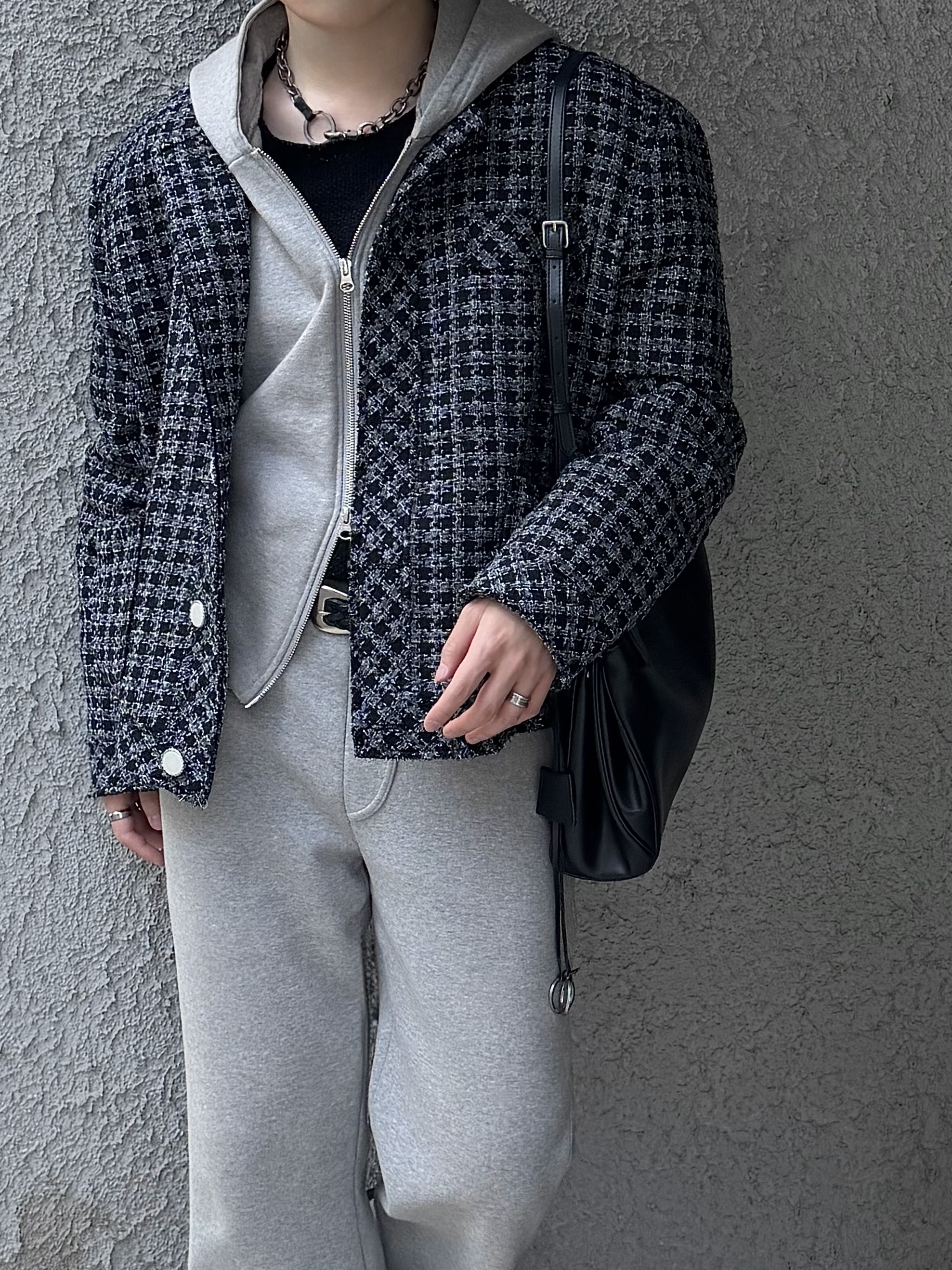Our Legacy Ladon Brass Keychain Matte Nickel, Nike Air Force 1 '07 Low Triple Black 착용 스타일 - 6