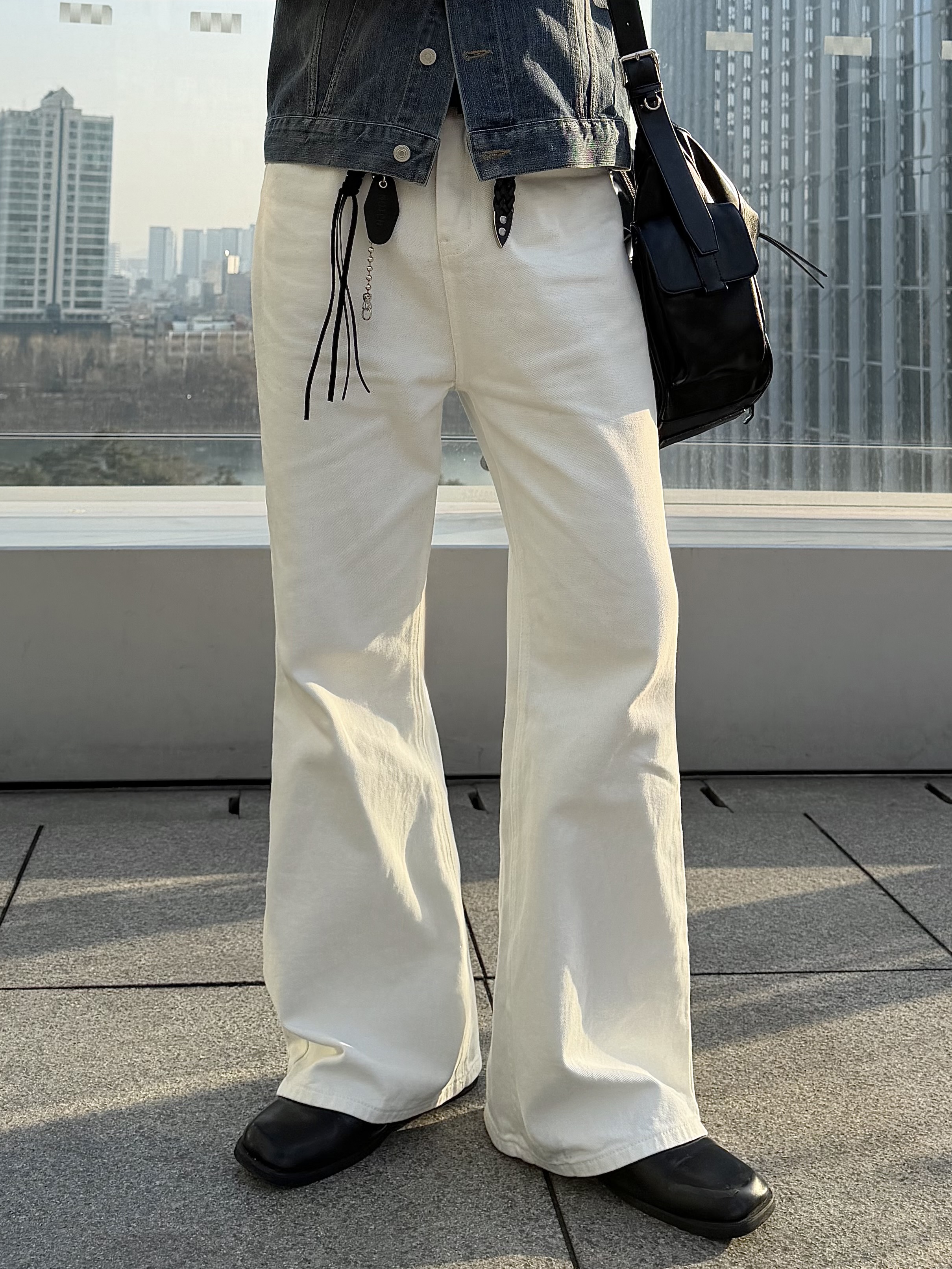 Matin Kim Rivet Point Quad Shoulder Bag Black, Bulgari B.Zero1 3-Band Ring in White Gold, Size 56, 346583 착용 스타일 - 6