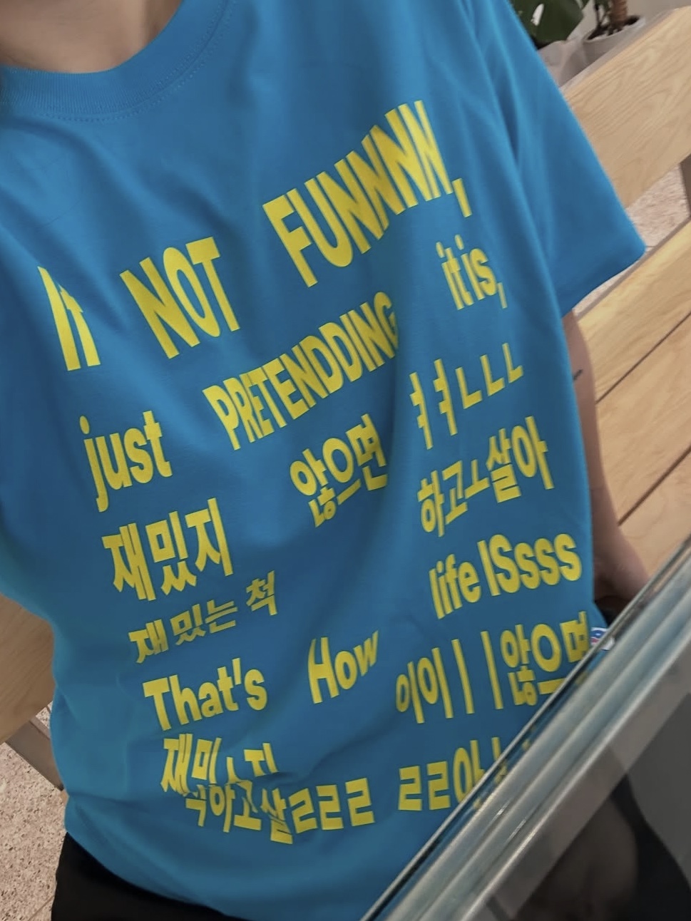 CAPO untruth life T-shirts (blue) 착용 스타일 - 3