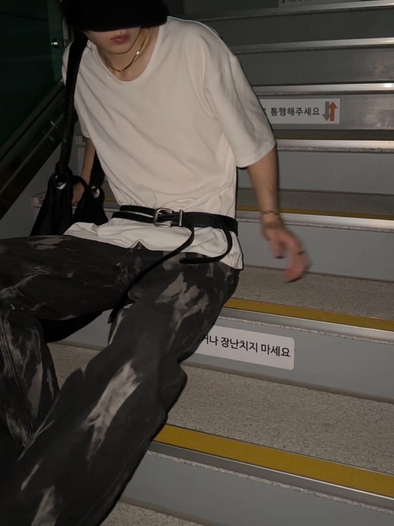 Flavorism Tie Dye Washed Carpenter Denim Pants Black, Hatchingroom Stone Ball 3way Bracelet 착용 스타일 - 5