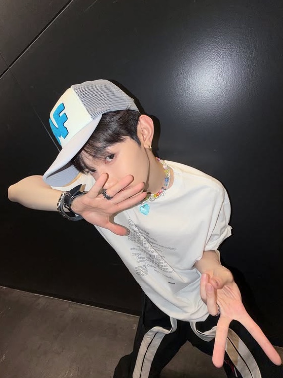 Honey Scoop House x Safarispot SAF Logo Trucker Cap Gray, Honey Scoop House x Safarispot SAF Logo Trucker Cap Black 착용 스타일 - 5