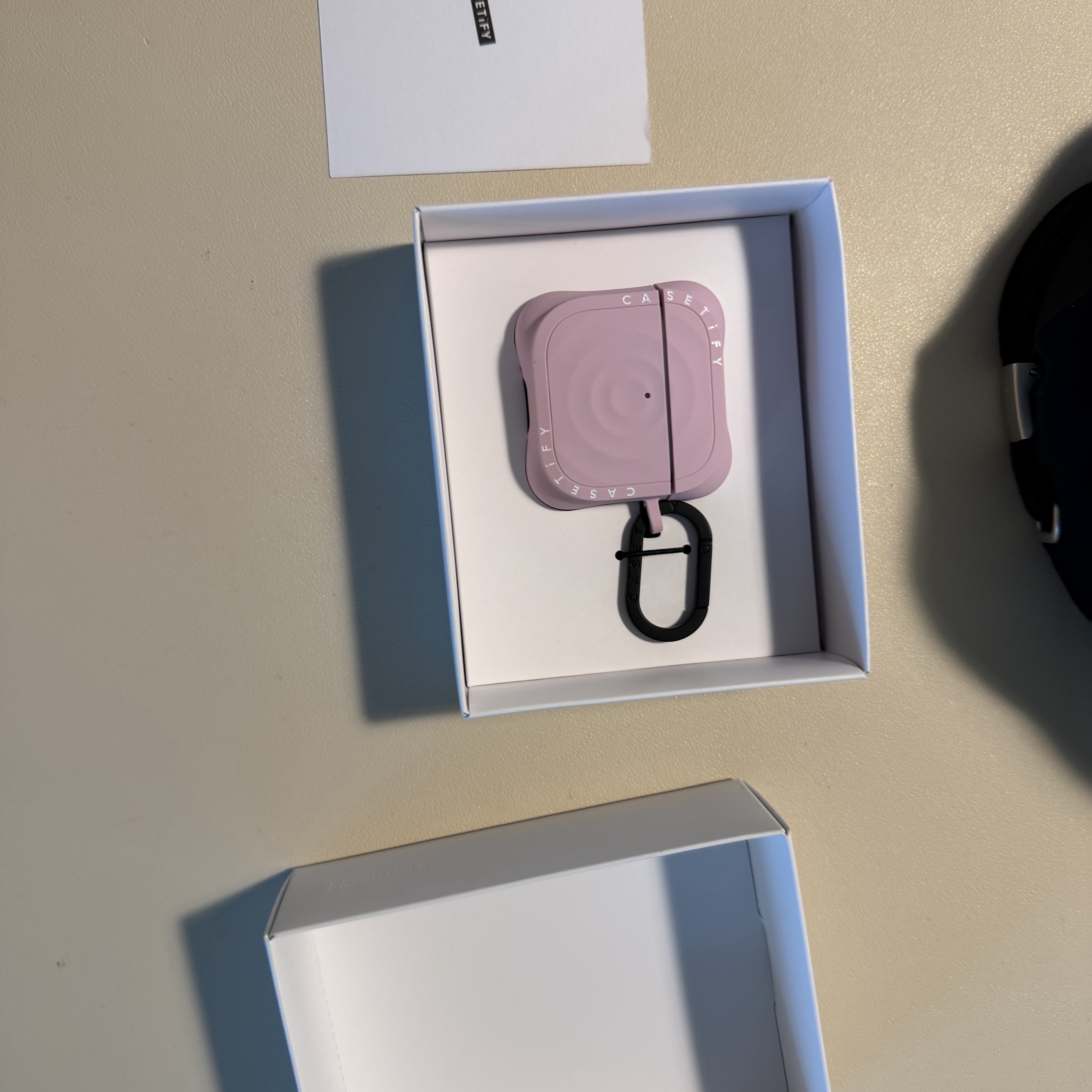 Casetify Essential Ripple Airpods 4th Case Primrose Pink 착용 스타일