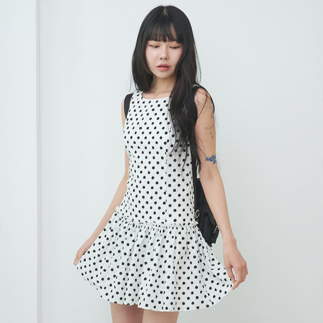 라츠유 달린 미니 드레스 화이트(LOTS YOU Darlene Mini Dress White) - 3