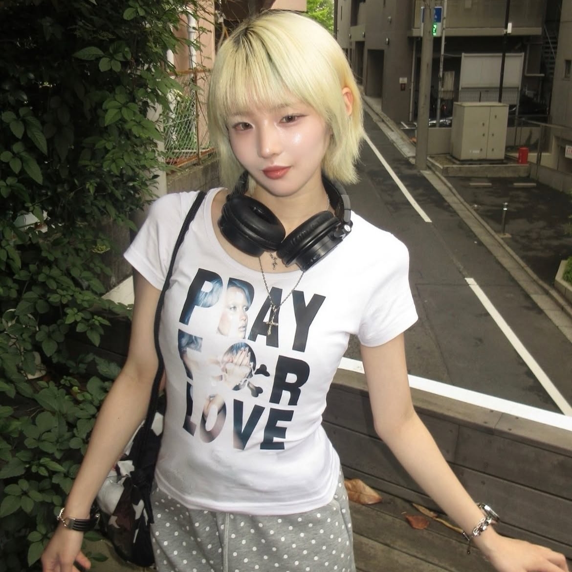 venhit Star Dot Banding Pants Grey, venhit Saintly Love U-Neck Slim Fit Short Sleeve T-Shirt White 착용 스타일 - 2