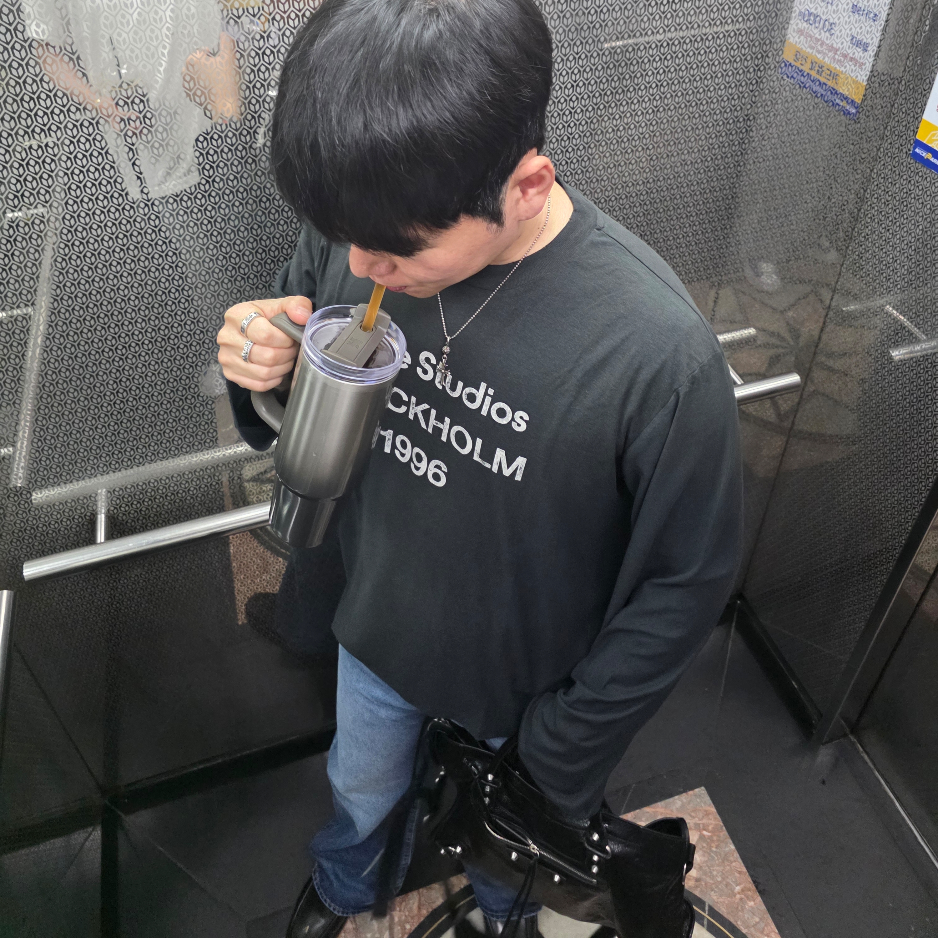 Acne Studios Logo Long Sleeve T-Shirt Faded Black, Balenciaga Le City Medium Bag Black Silver 착용 스타일