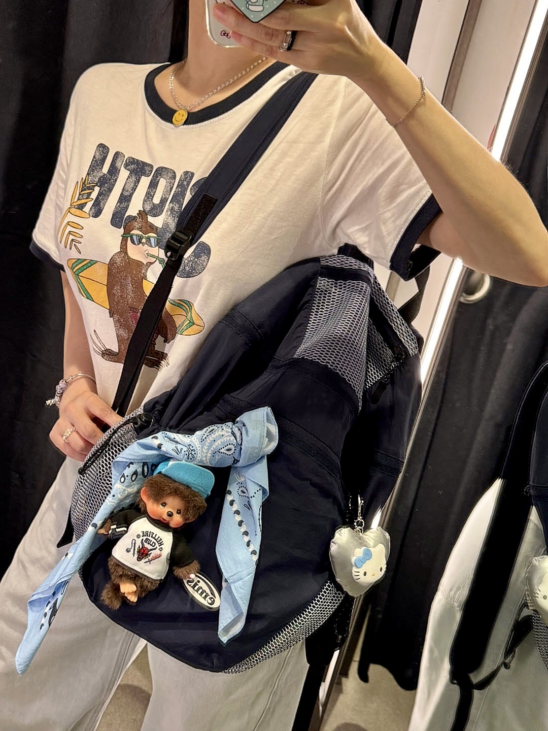 Emis Mesh Nylon Backpack Navy, Monchhichi x Strange Things Key Chain Hellfire Club 착용 스타일 - 2