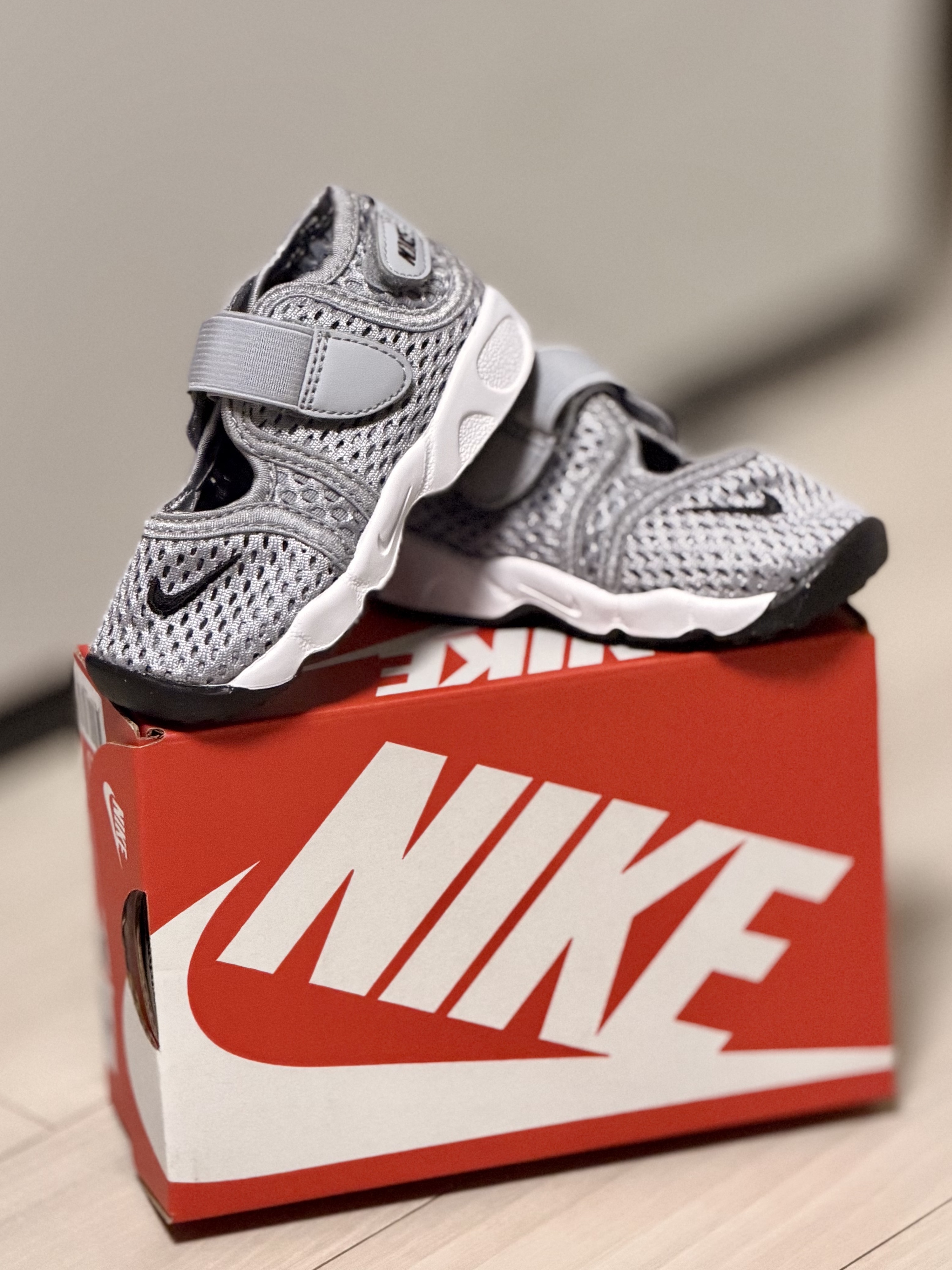 (TD) Nike Air Rift Wolf Grey White 착용 스타일