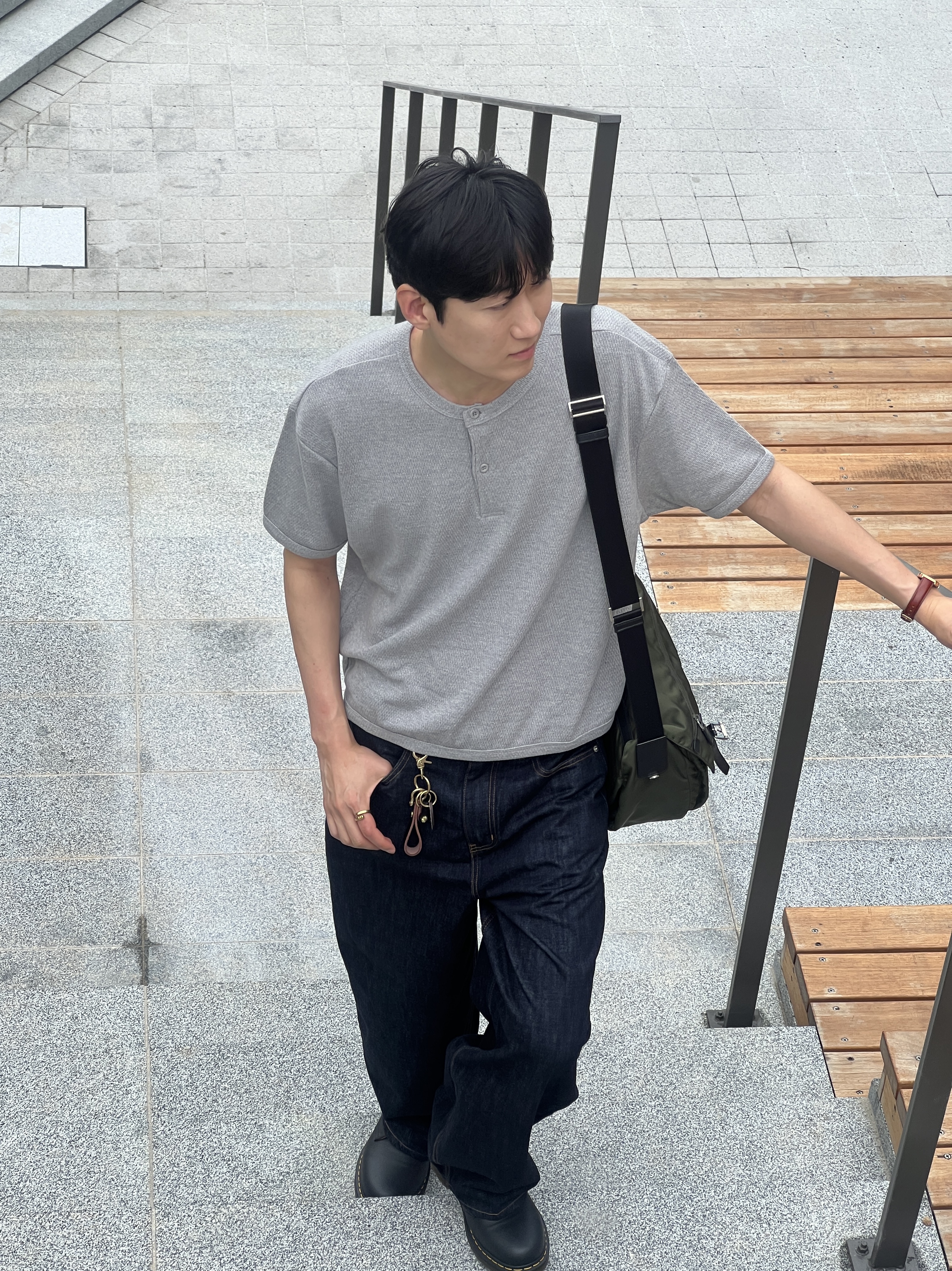 noun Henley Neck T-Shirts Melange Gray, noun Oil Pull up Leather Belt 착용 스타일 - 7