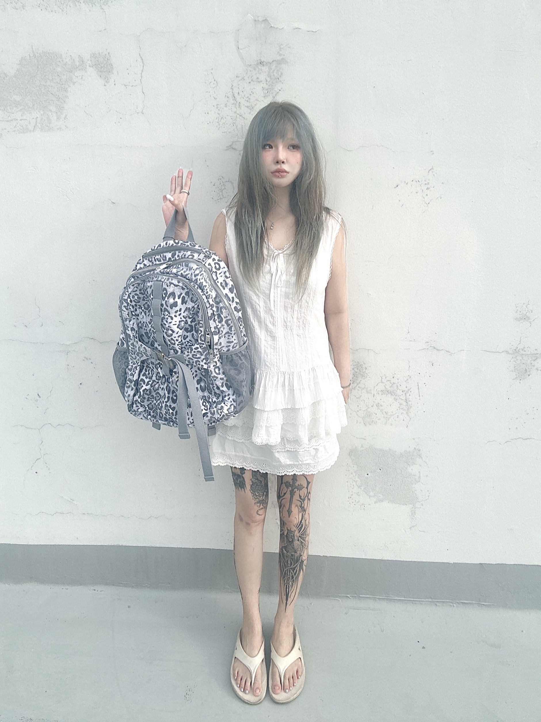 Oofos OOriginal Eggnog & Chalk 착용 스타일