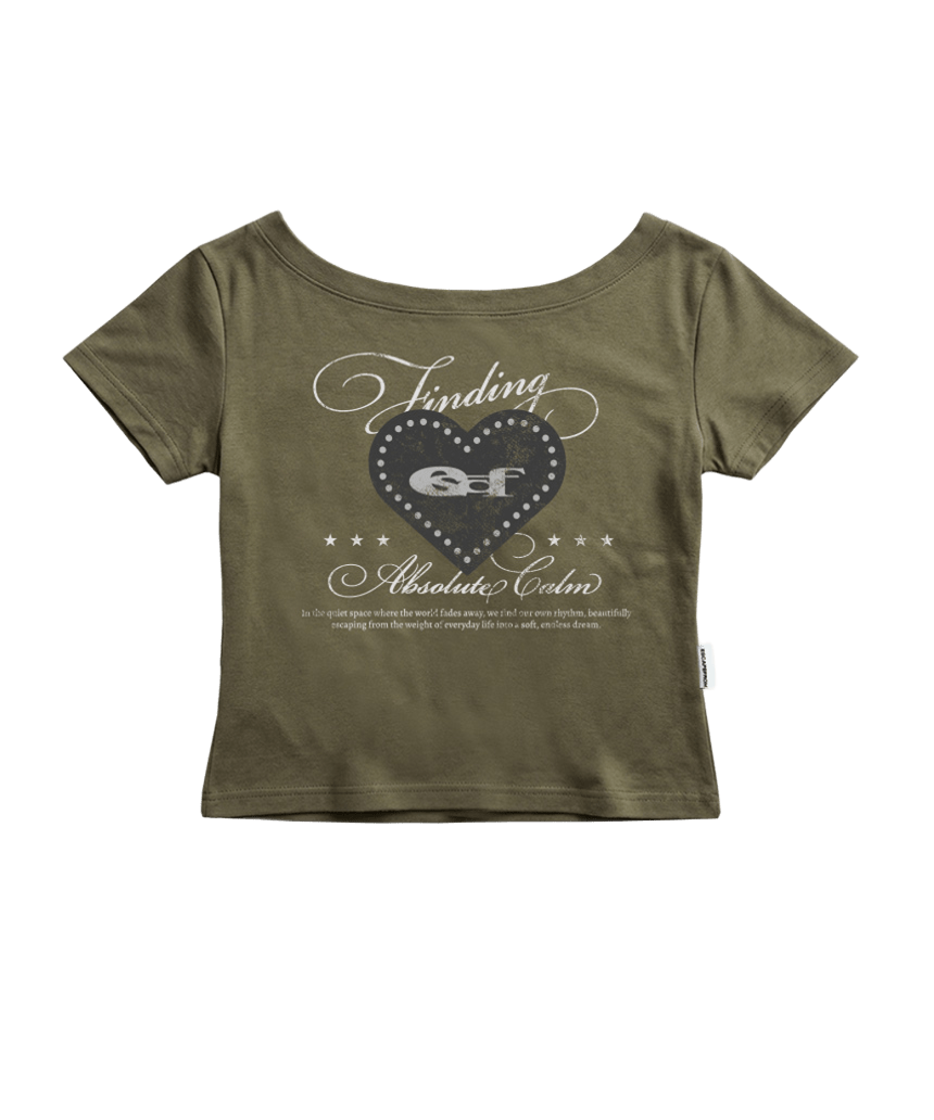 이스케이프프롬 하트 포인트 ESCF 프린트 보트넥 슬림핏 반팔티 카키(Escapefrom Heart Point ESCF Print Boat Neck Slim Fit T-Shirt Khaki)