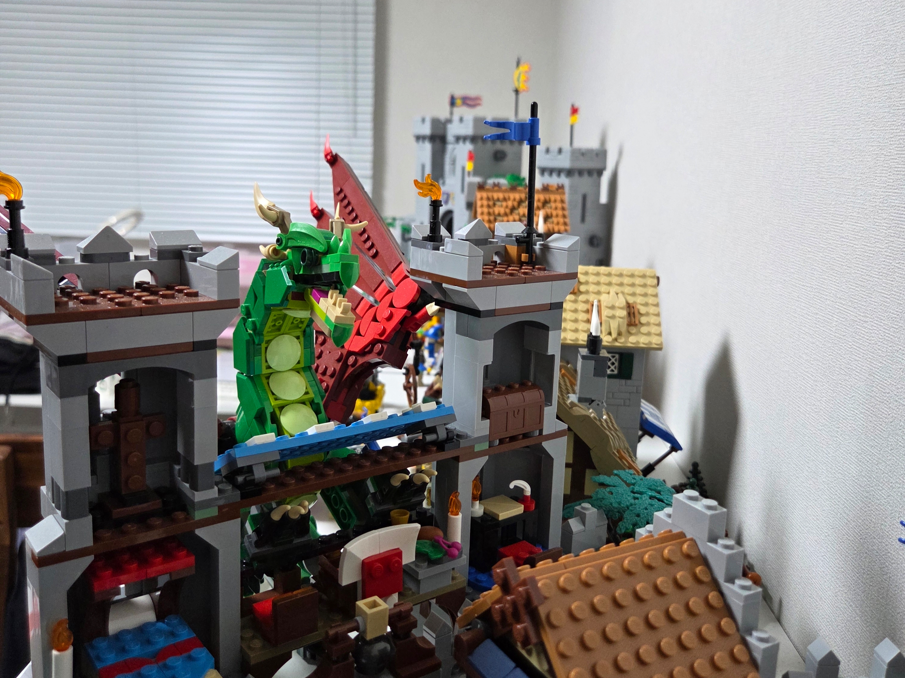 Lego Lion Knights' Castle, Lego Medieval Town Square 착용 스타일 - 9