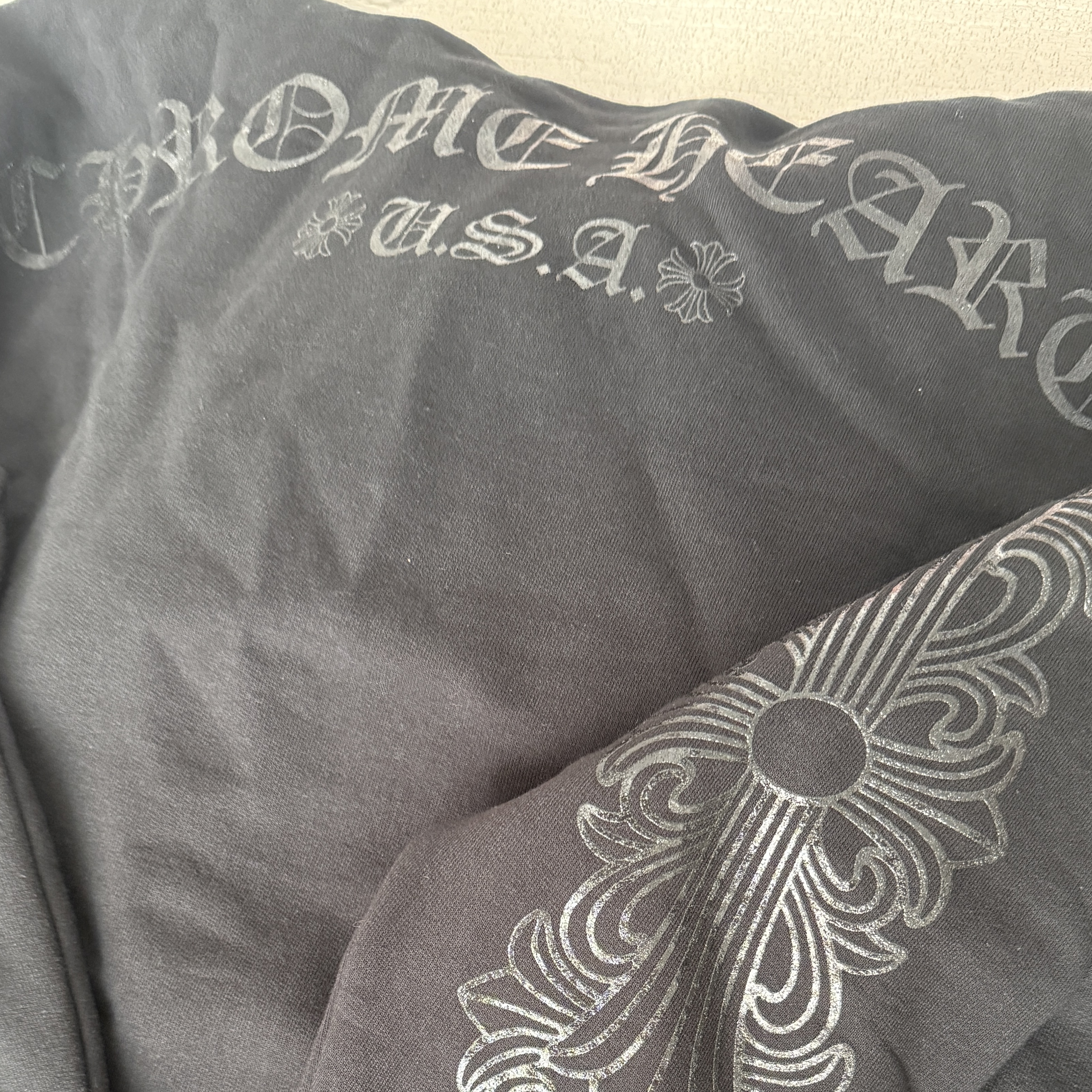Chrome Hearts Horseshoe Floral Hoodie Black Black 착용 스타일