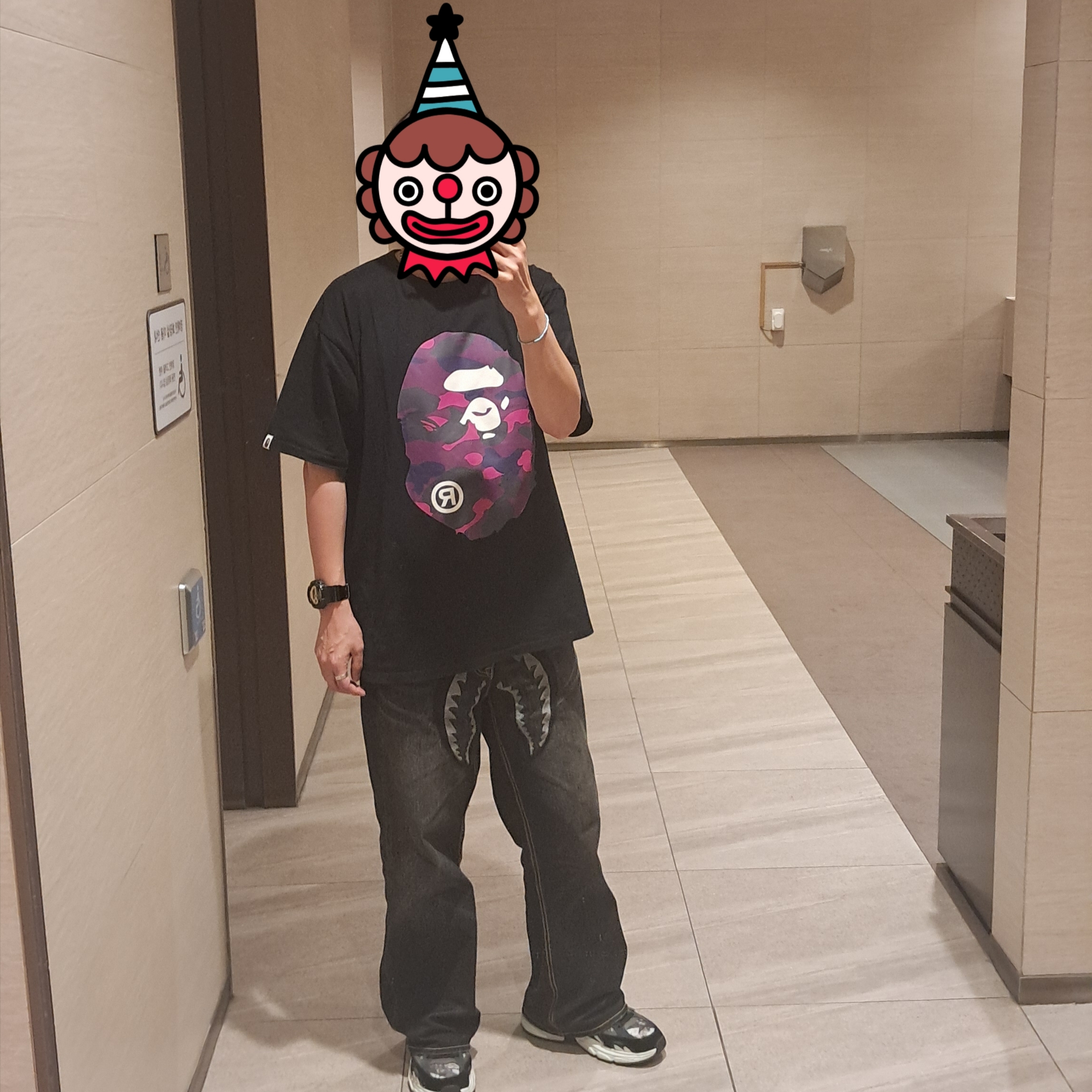 BAPE Shark Relaxed Fit Denim Pants Indigo, BAPE Shark Sta #1 Black 착용 스타일
