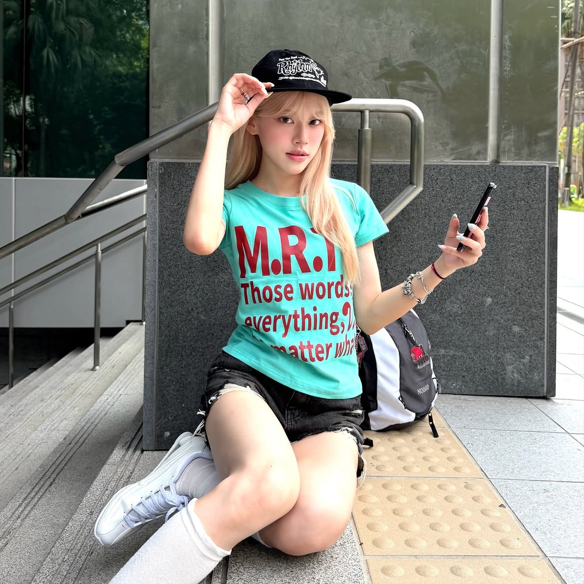 venhit Heart Rhythm Flat Brim Cap Black, venhit MRT Vivid Slim Fit Short Sleeve T-Shirt Mint 착용 스타일 - 4