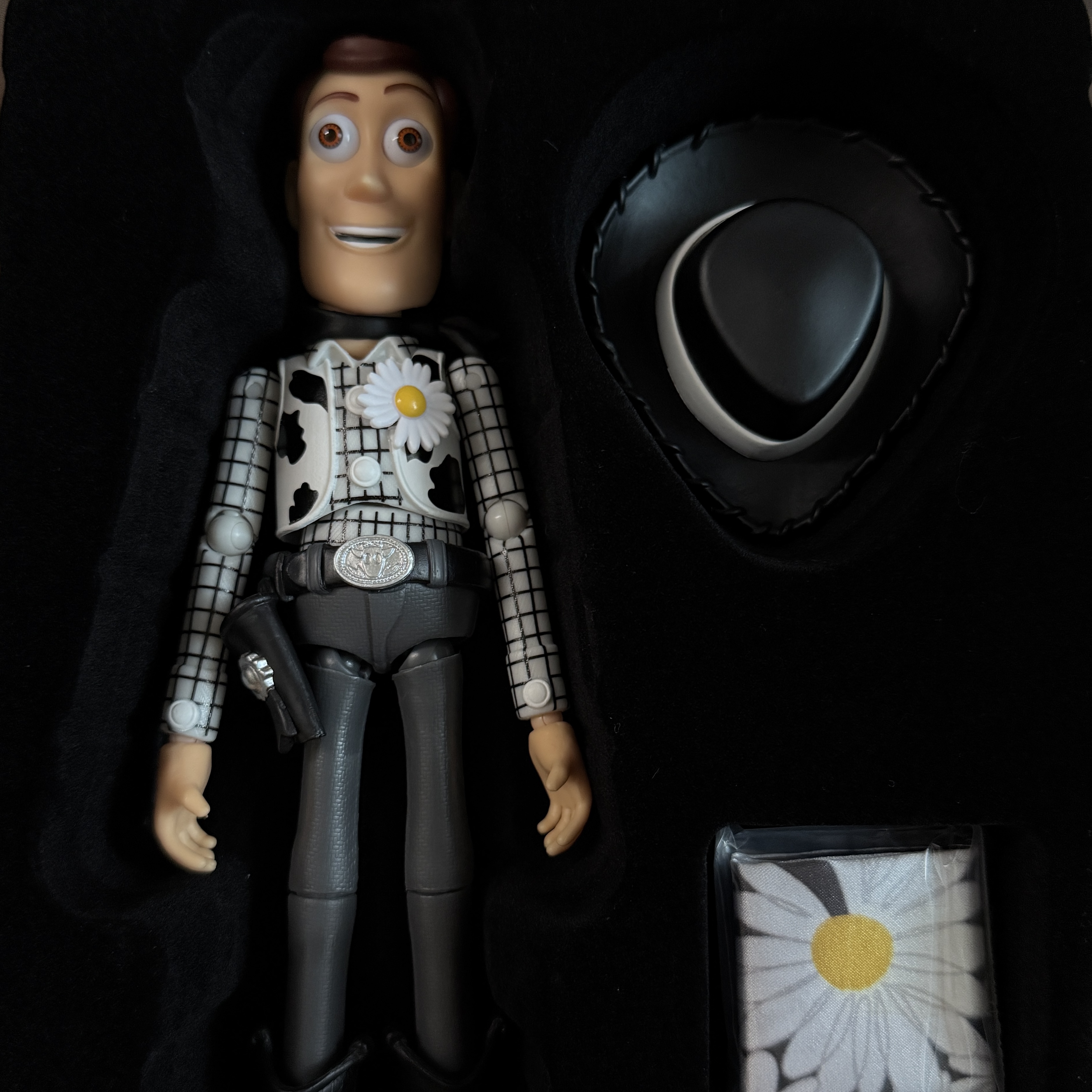 Peaceminusone x Toy Story The First Fan Action Figure Woody 착용 스타일 - 2