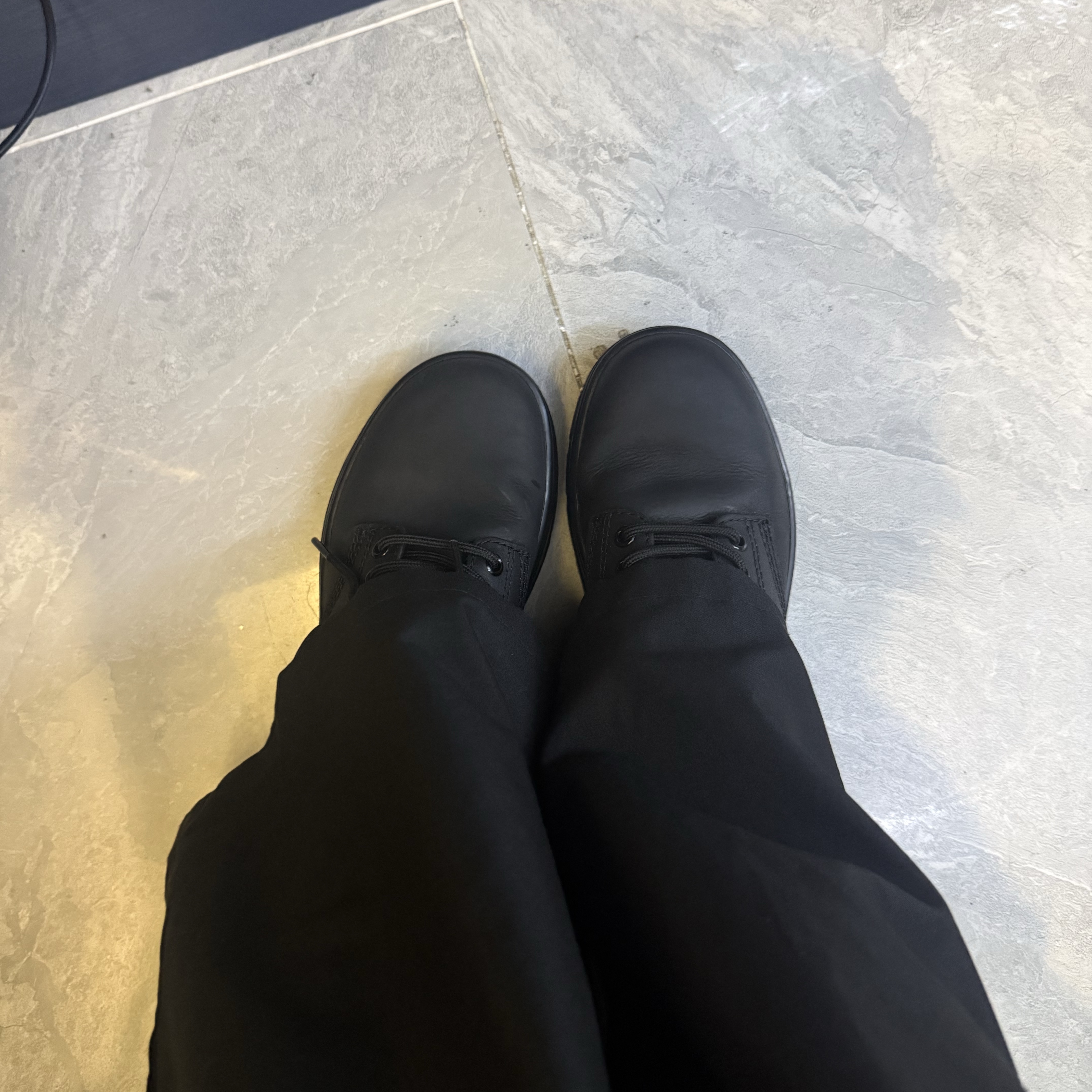 Dr. Martens Reeder Wyoming Leather Utility Shoes Black 착용 스타일 - 2
