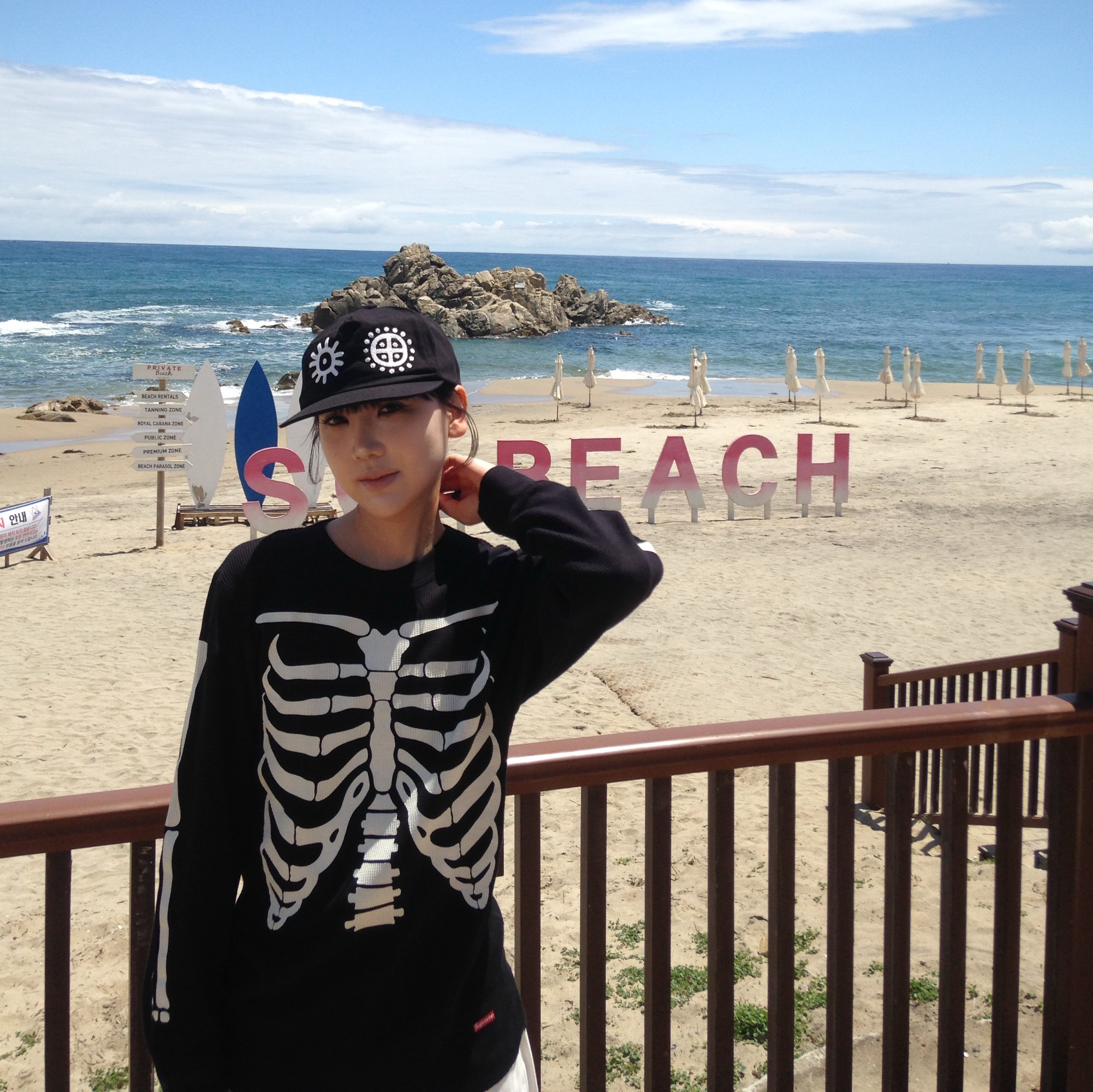 Supreme Hanes Bones Thermal Crew Black (1 Pack), POTS Solar Rune 5panel Cap Black 착용 스타일 - 1
