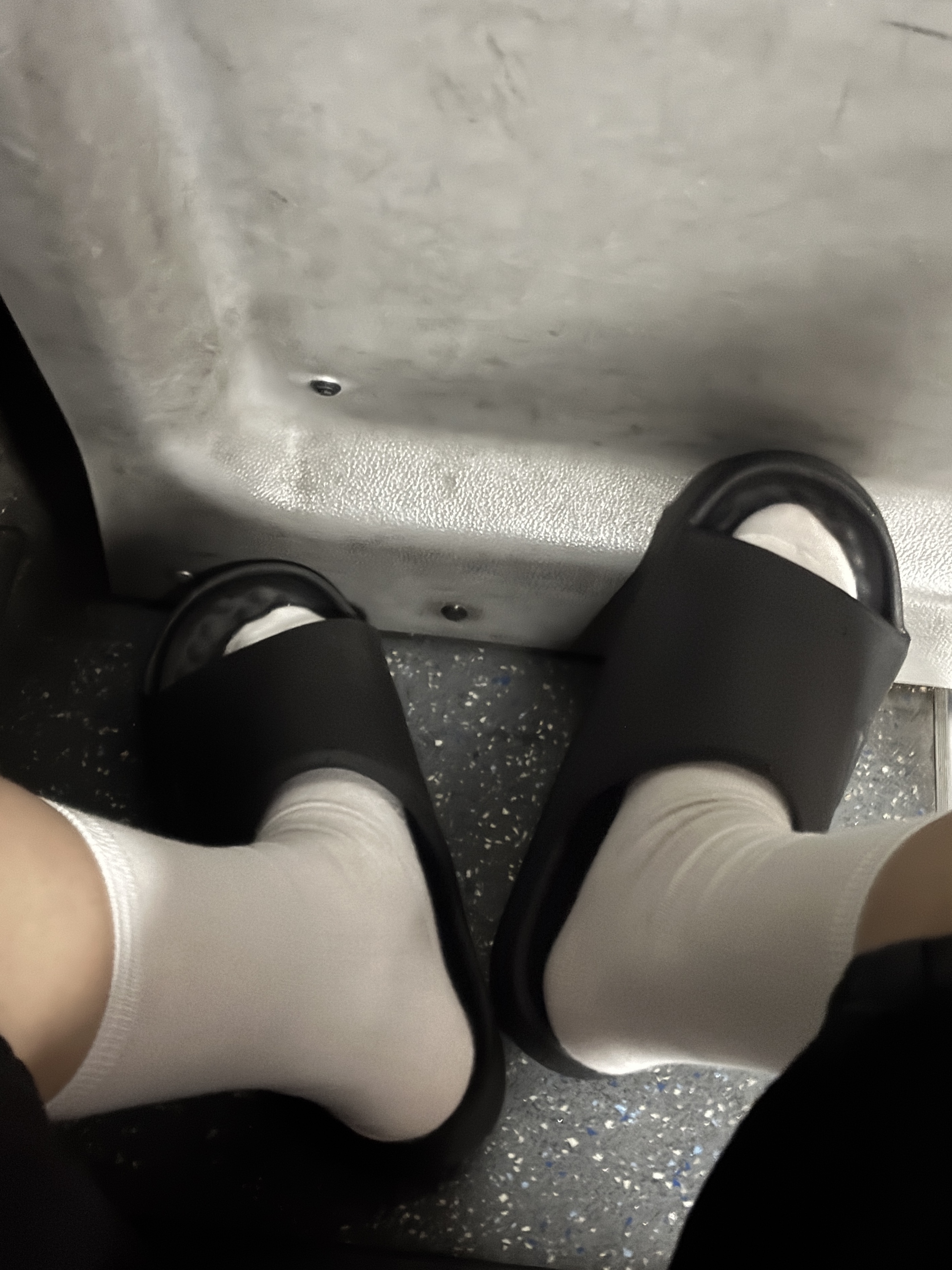 Nike Calm 2.0 Slides Black 착용 스타일