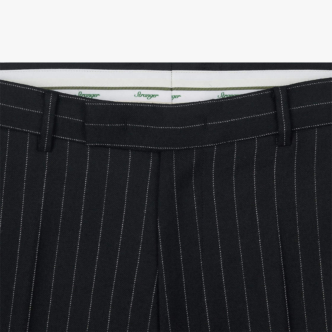 스트레인저 클래식 핏 울 핀스트라이프 슬랙스 블랙(Stranger Classic Fit Wool Pinstripe Trousers (Black)) - 3