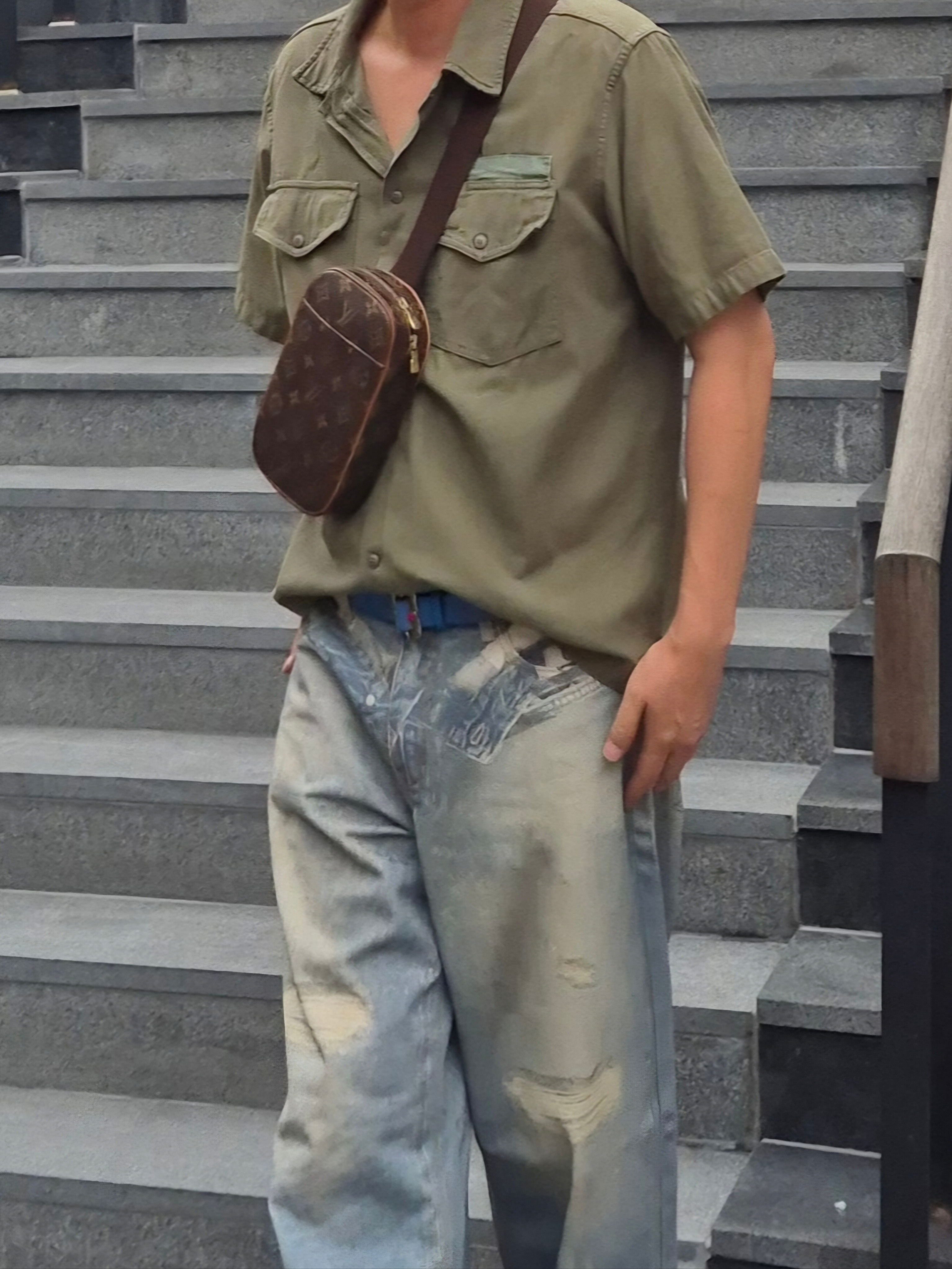 Kapital Oiled Leather Studded Disco Buckle Belt Blue, Reebok Club C 85 Vintage Chalk Green 착용 스타일 - 1