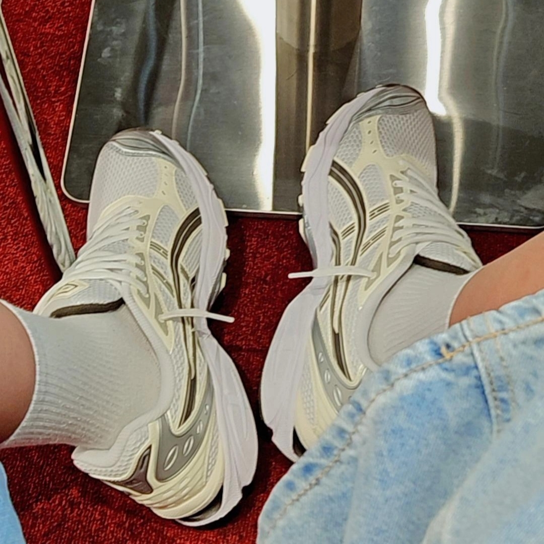 Asics Gel-Kayano 14 White Ivory 착용 스타일