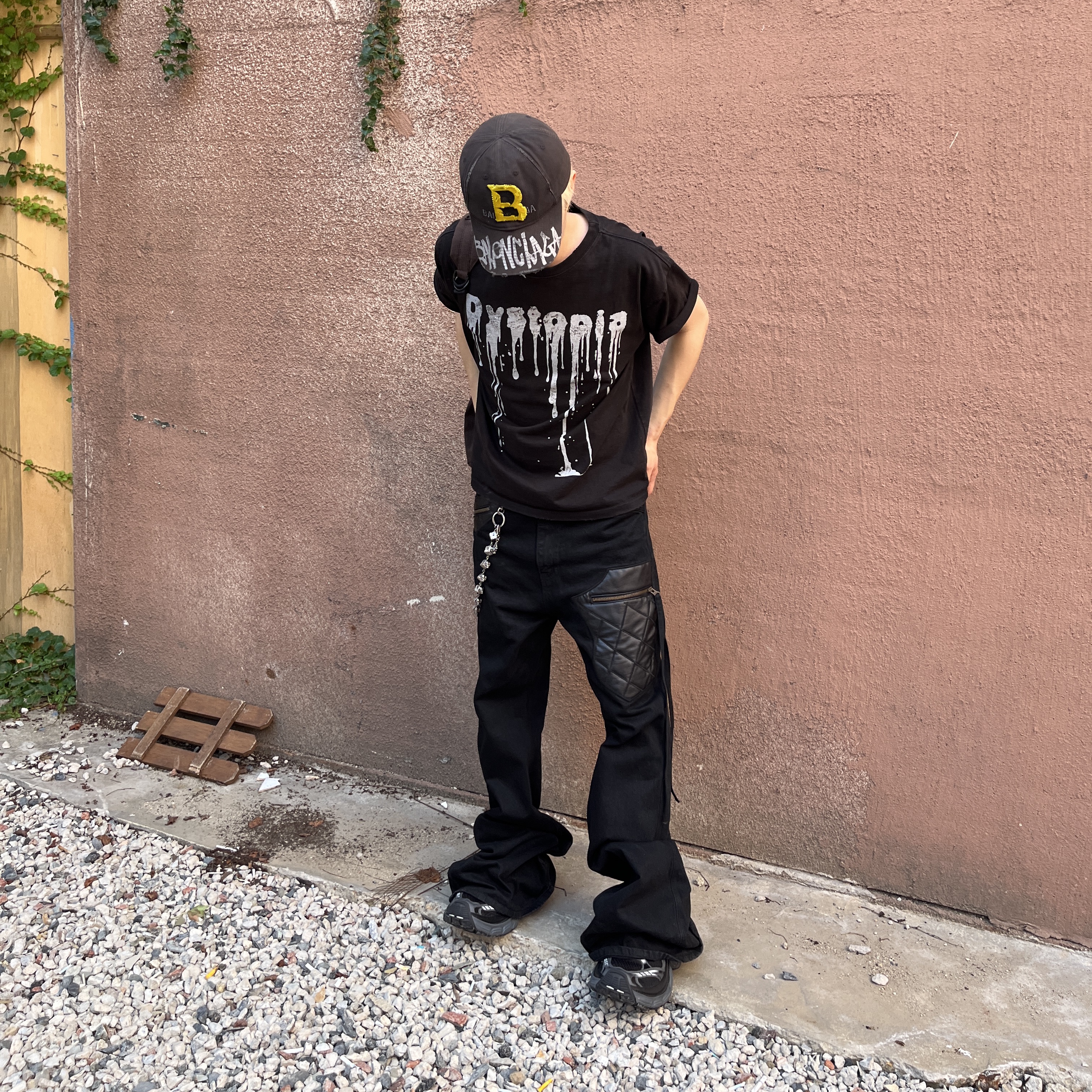 preoccupy Dystopia Crack Text T-shirt - Black, Balenciaga 6XL Sneakers Black Gray 착용 스타일 - 3