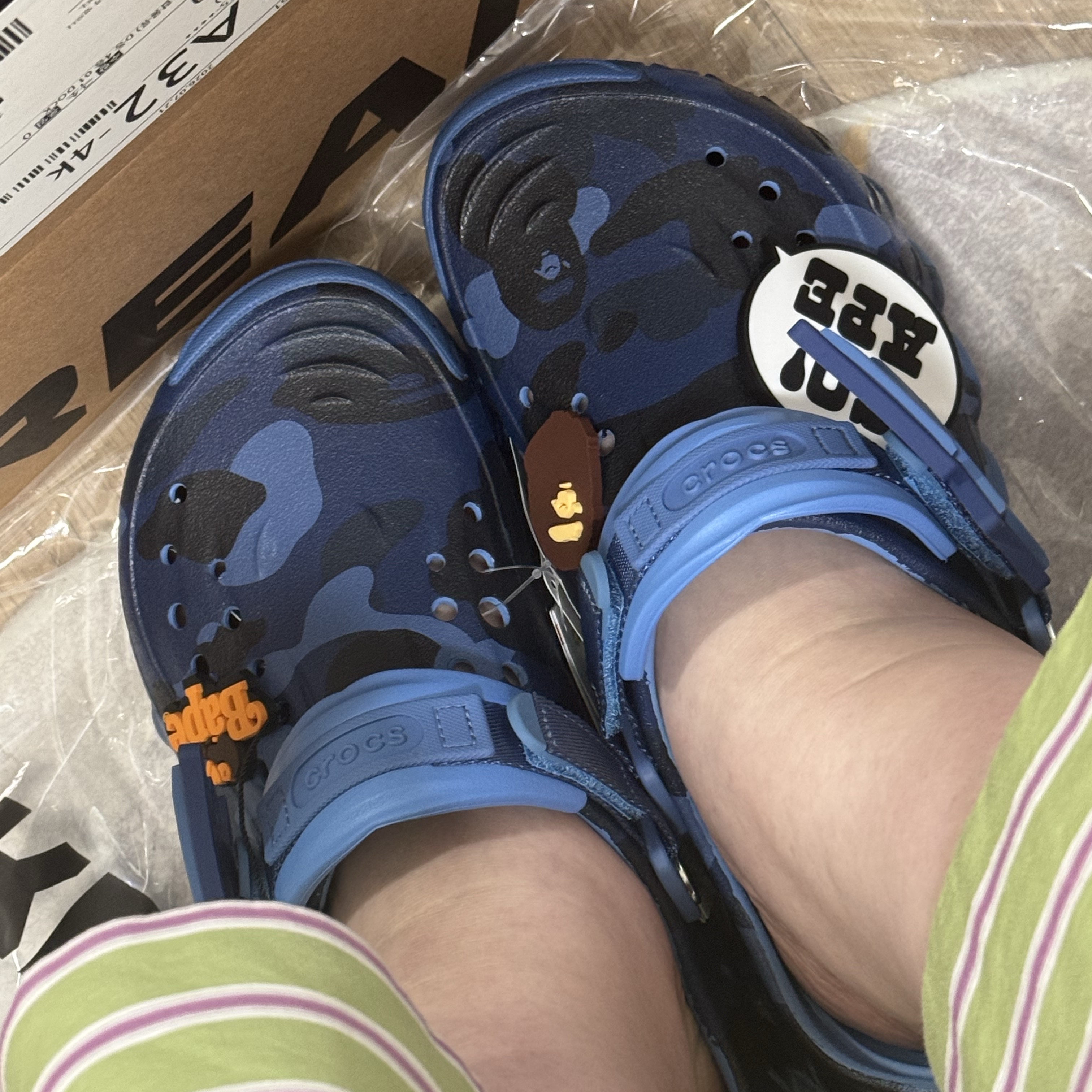 Crocs x BAPE Echo RO Clog Navy 착용 스타일