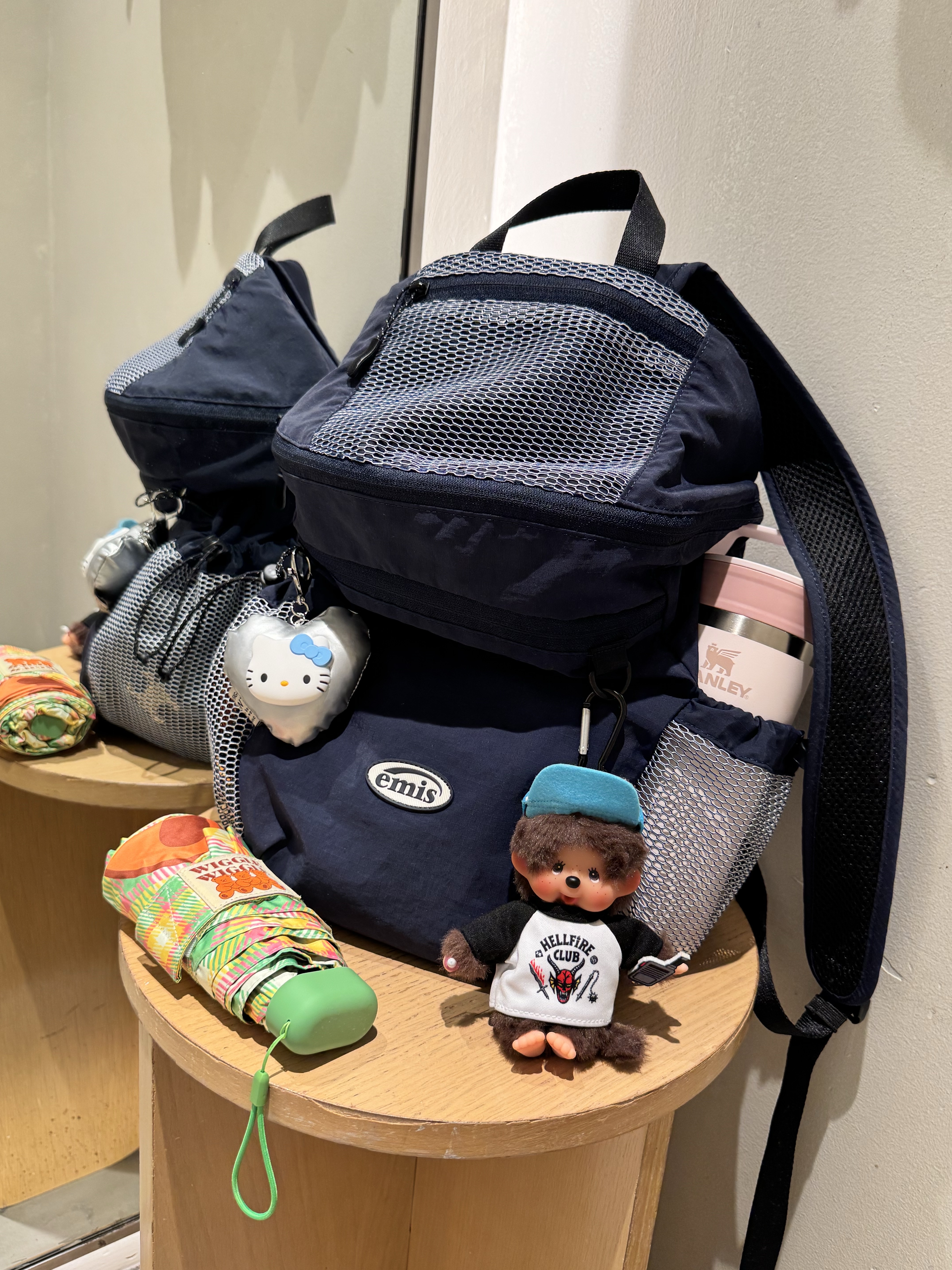 Emis Mesh Nylon Backpack Navy, Monchhichi x Strange Things Key Chain Hellfire Club 착용 스타일 - 3