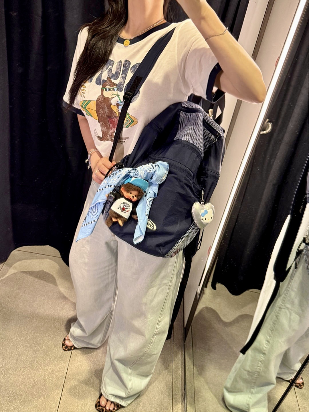 Emis Mesh Nylon Backpack Navy, Monchhichi x Strange Things Key Chain Hellfire Club 착용 스타일 - 1