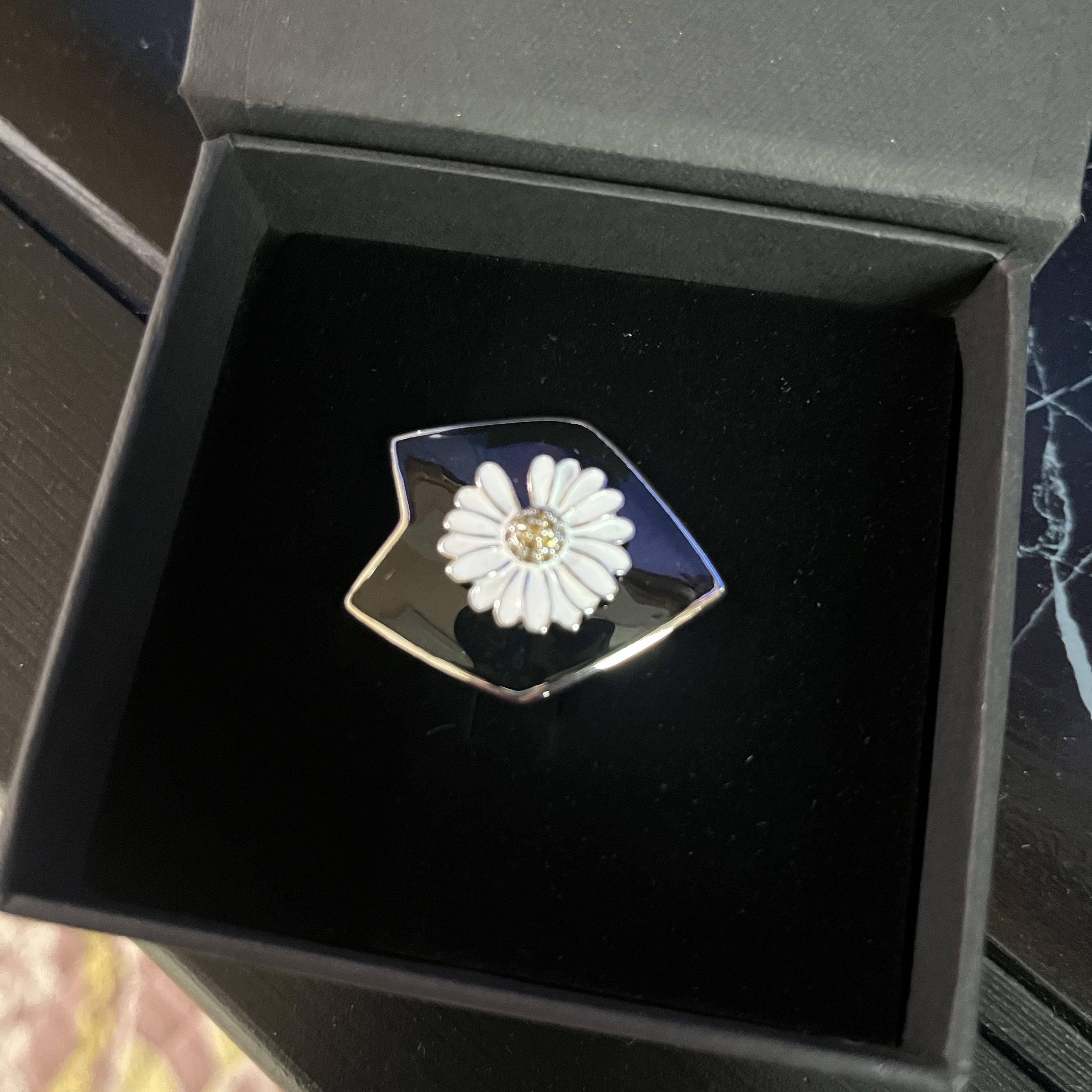 Peaceminusone x Toy Story The First Fan Fashion Pin Buzz 착용 스타일 - 2