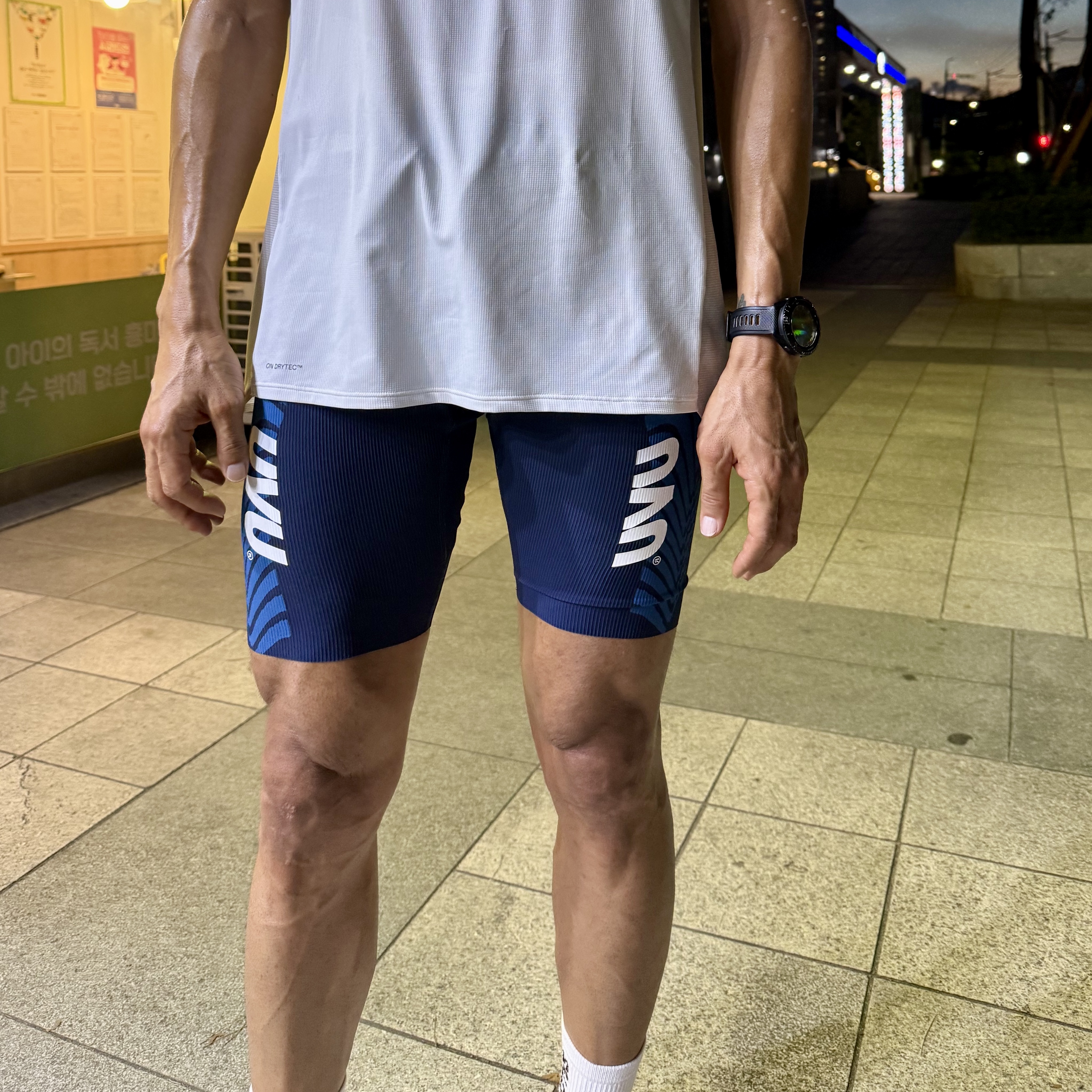 UVU Seoul '26 Half Tights Navy Blue 착용 스타일 - 1