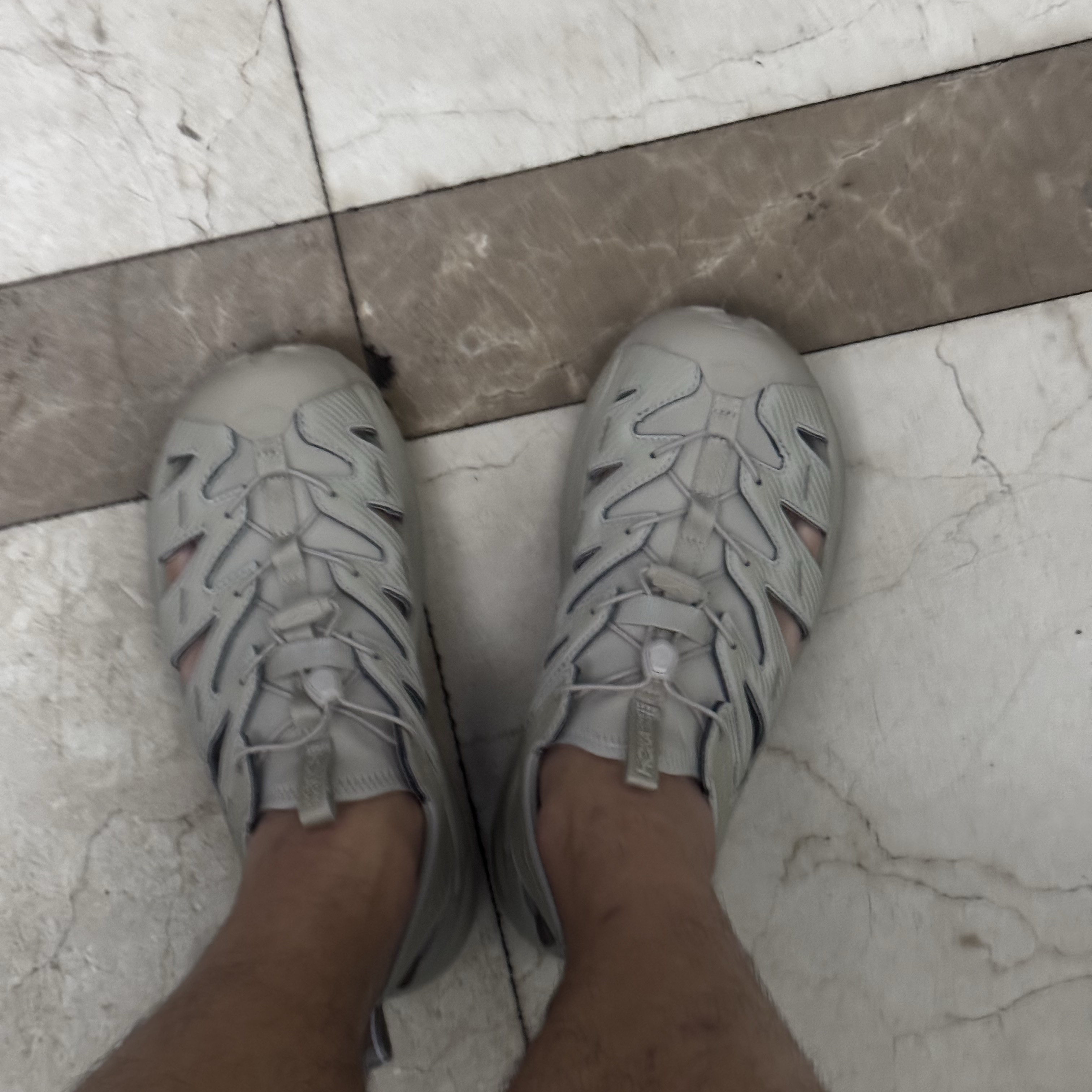 Hoka Hopara Oxford Tan 착용 스타일
