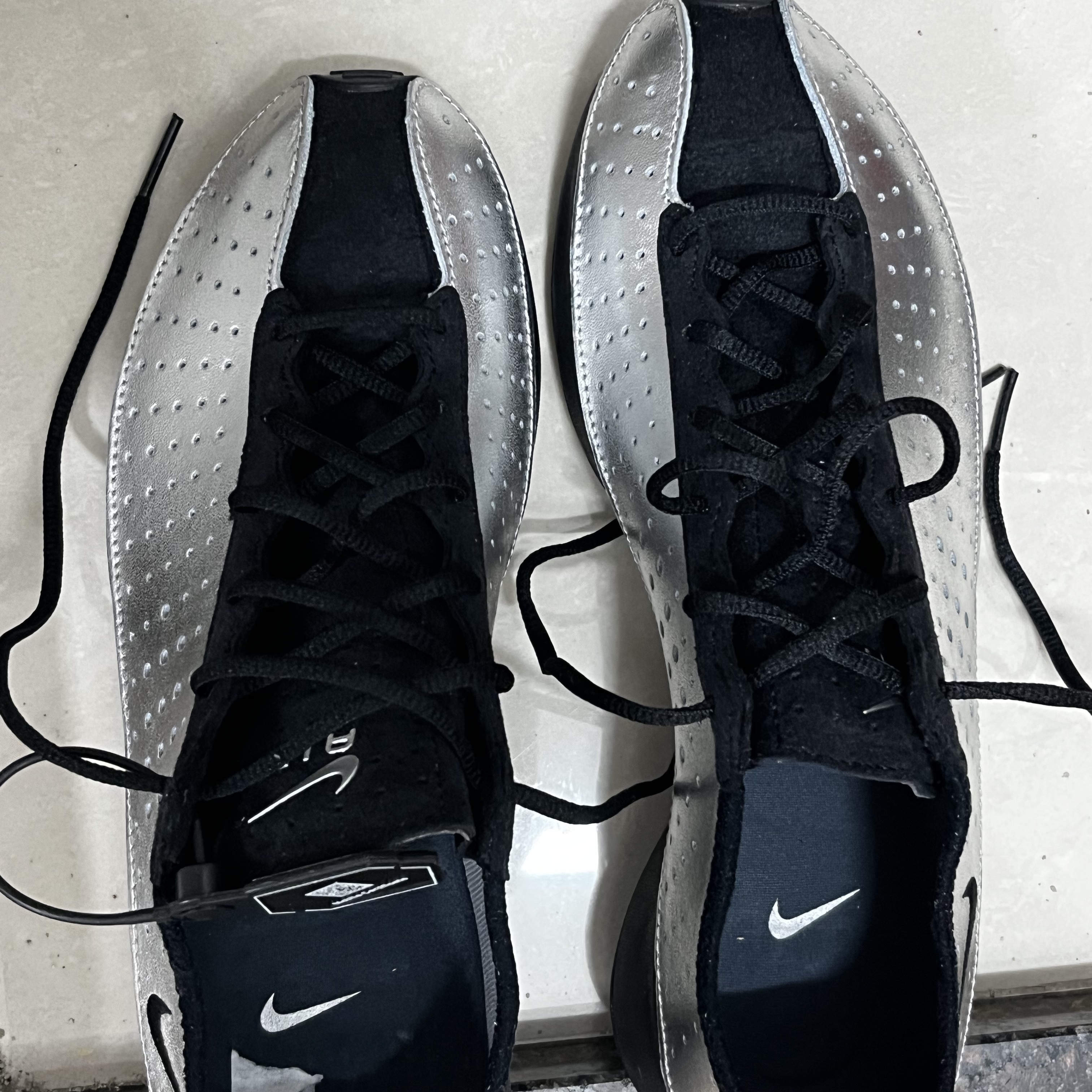 (W) Nike Air Superfly Metallic Silver and Black 착용 스타일