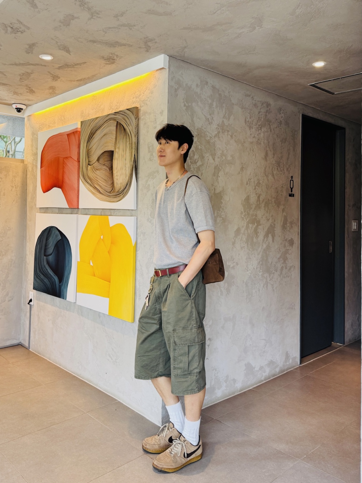 noun Oil Pull up Leather Belt, noun Henley Neck T-Shirts Melange Gray 착용 스타일 - 1