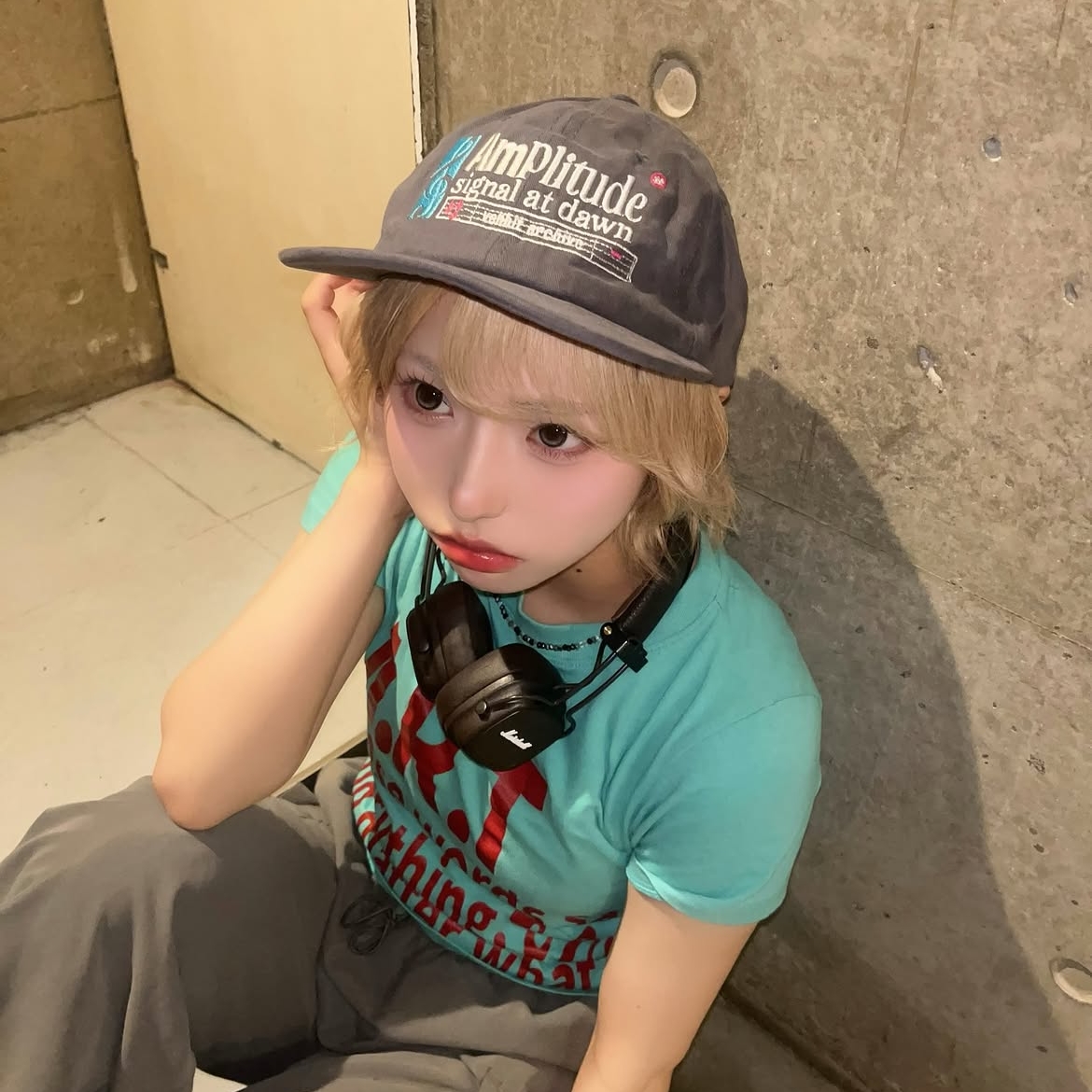 venhit AM plitude Flat Bill Cap Navy, venhit MRT Vivid Slim Fit Short Sleeve T-Shirt Mint 착용 스타일 - 2