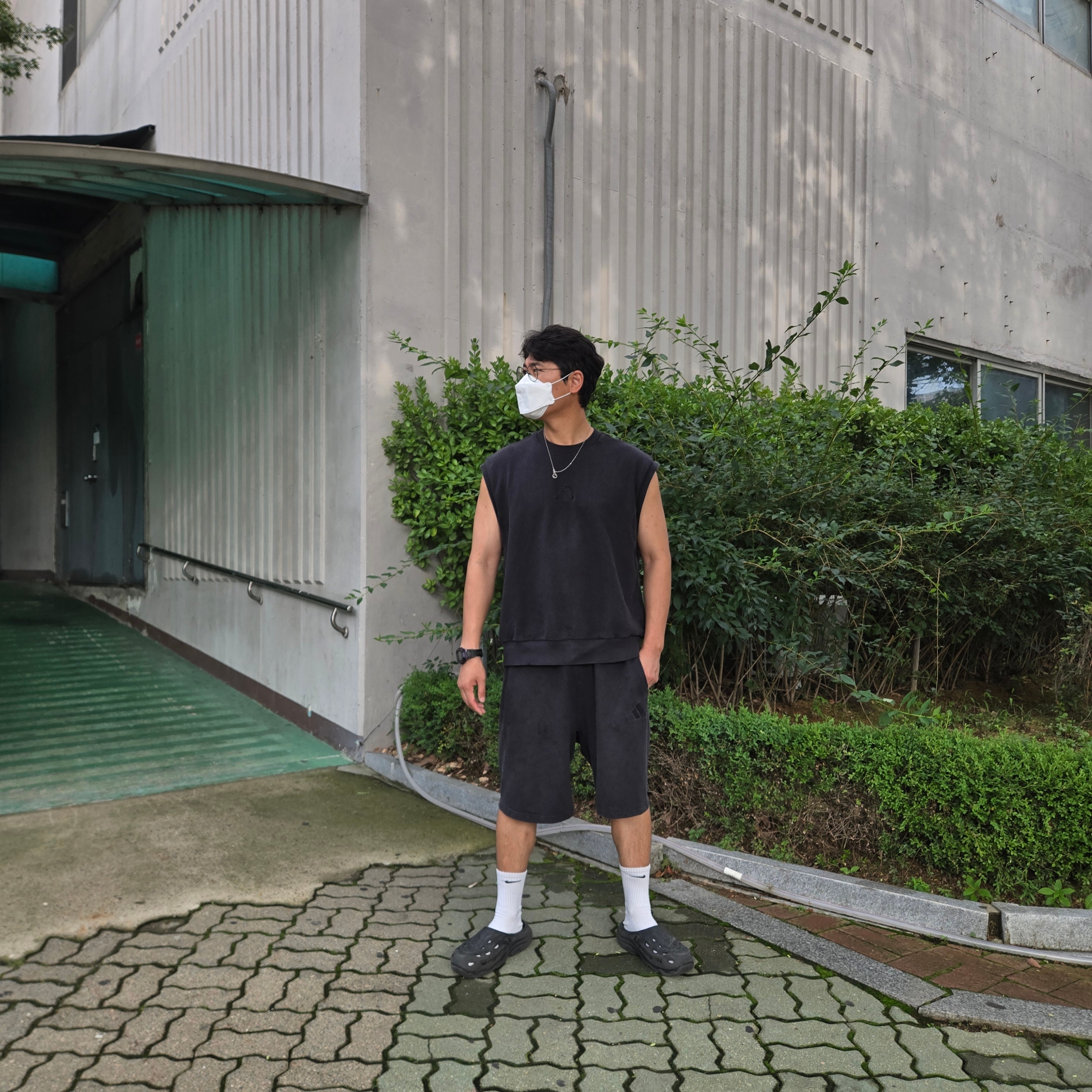 Adidas Elevated All SZN Cloud Jersey Sleeveless Crew T-Shirt Black - KR Sizing, Adidas Elevated All SZN Cloud Jersey Shorts Black - KR Sizing 착용 스타일 - 1
