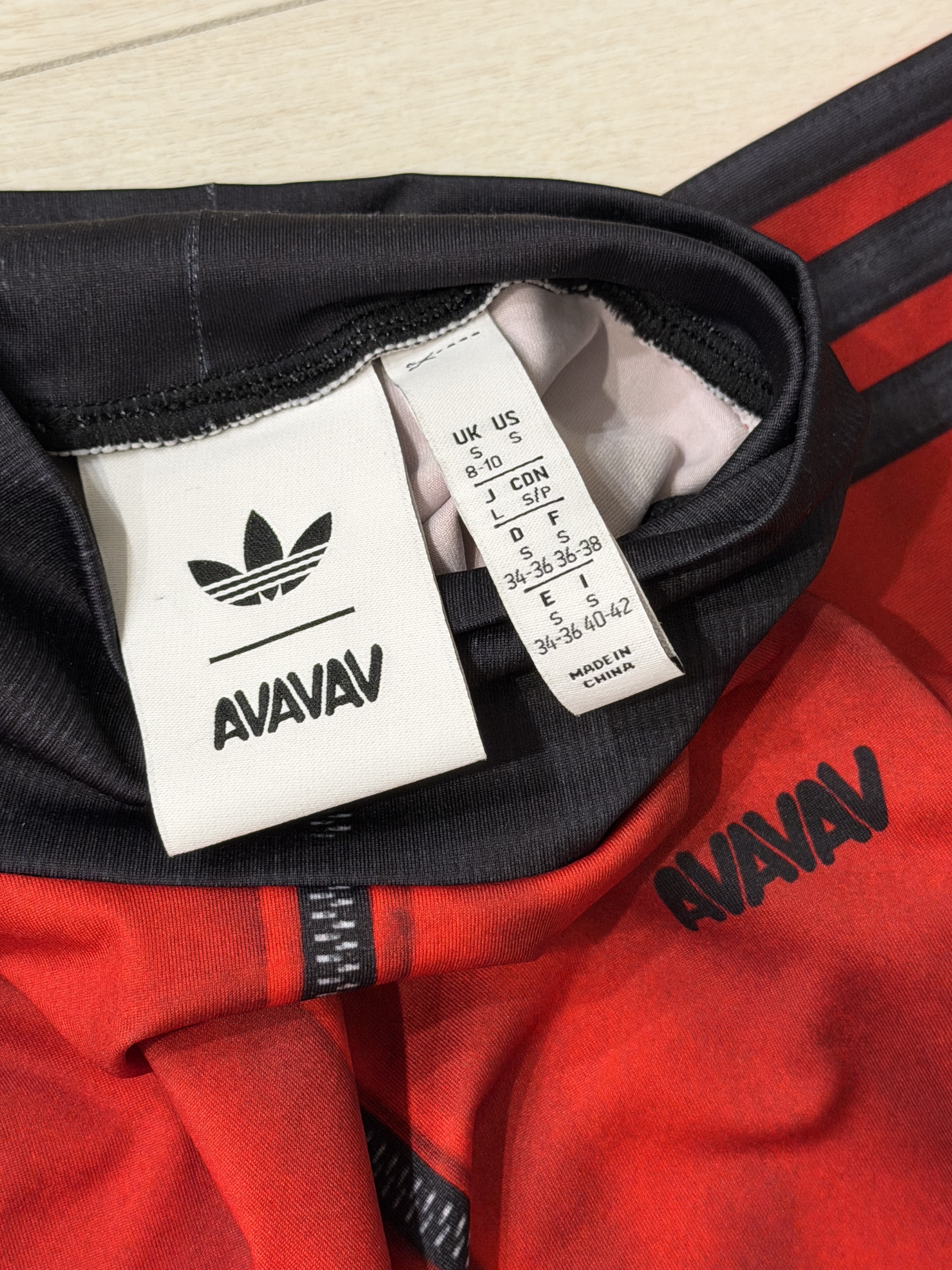 (W) Adidas x Avavav Tracktop Baselayer Better Scarlet Black - US Sizing 착용 스타일 - 2