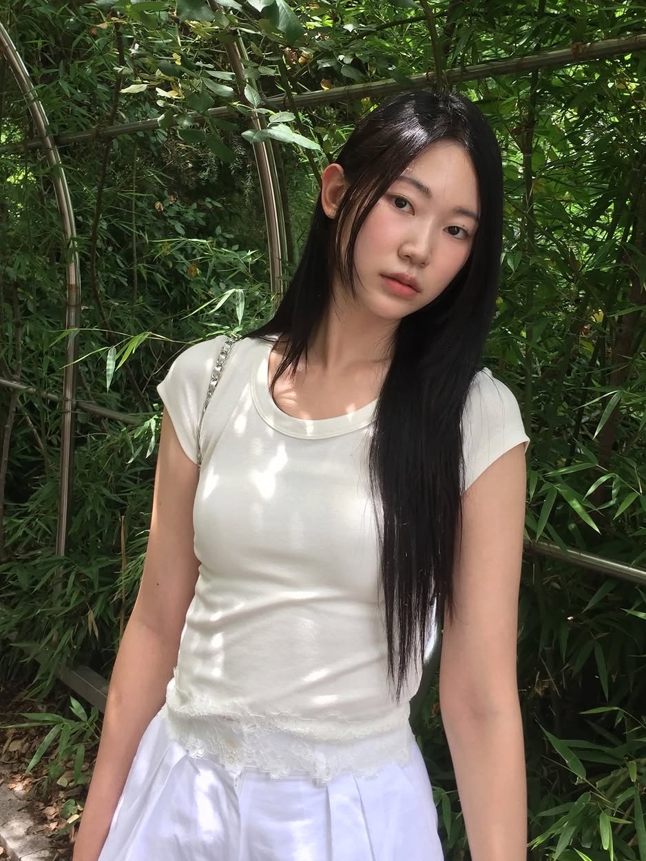 PHOS333 W Slim Fit Lace T-Shirt Ivory 착용 스타일 - 1