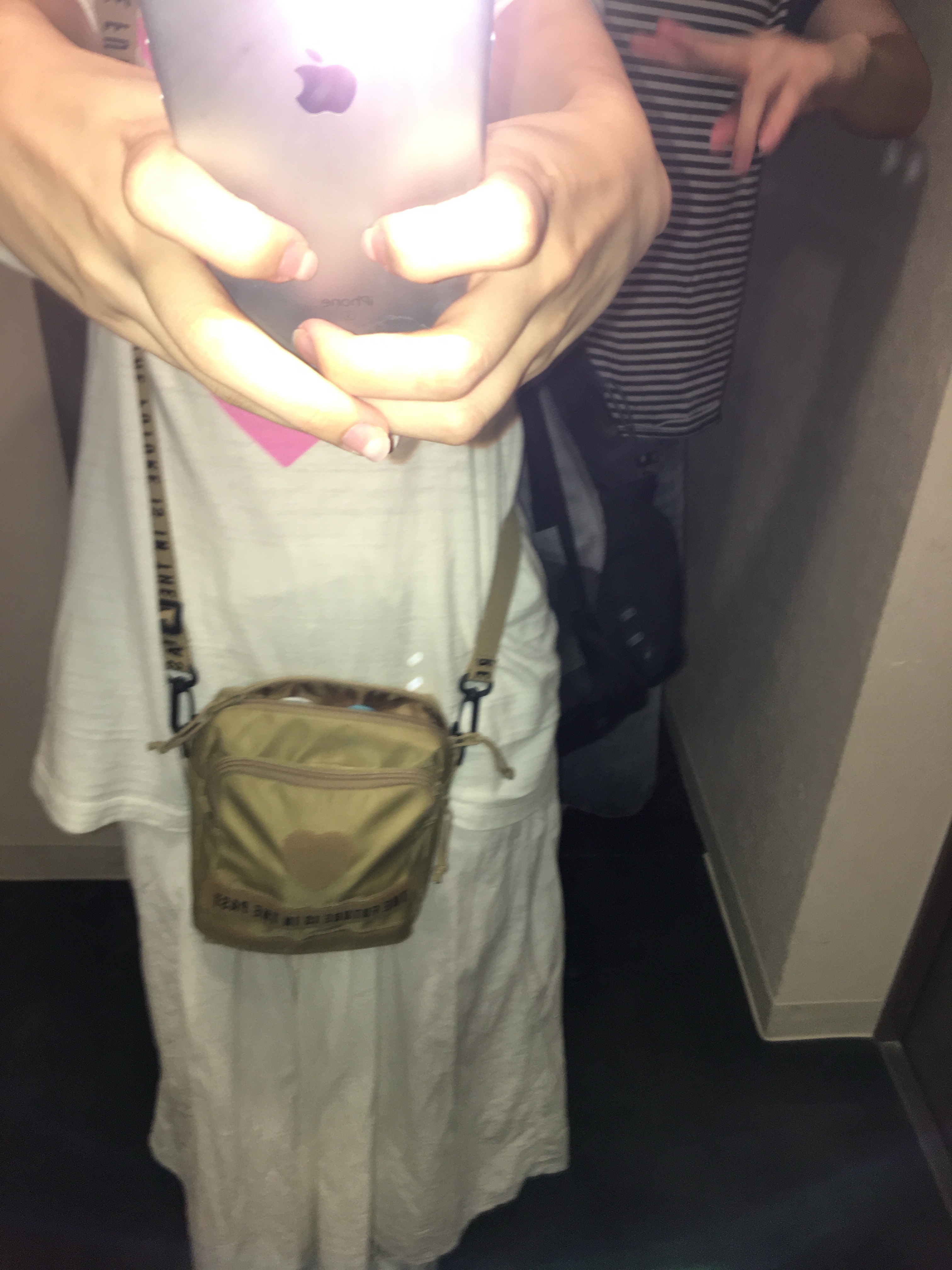 Human Made Military Pouch Large Beige 착용 스타일