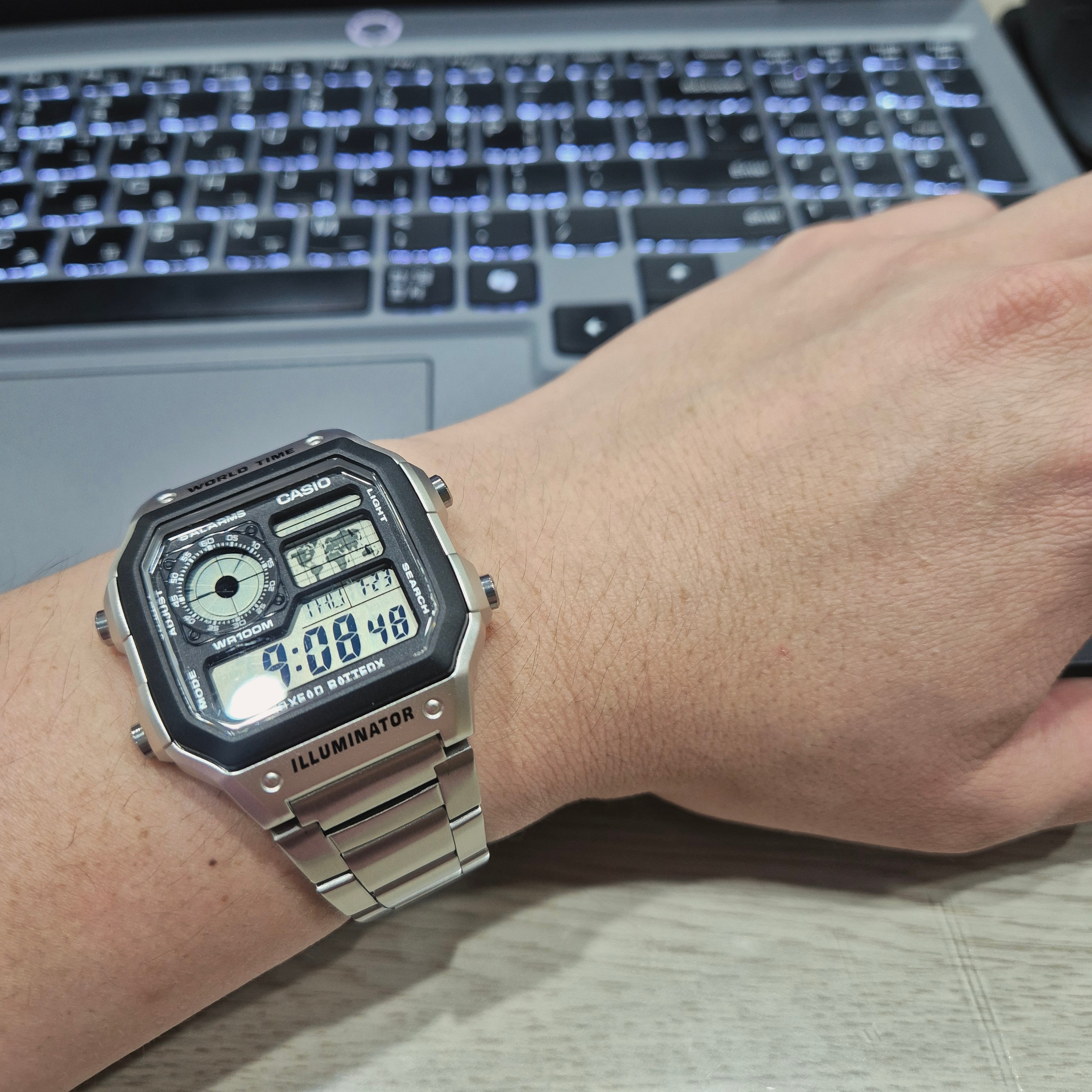 Casio AE-1200WHD-1AV 착용 스타일
