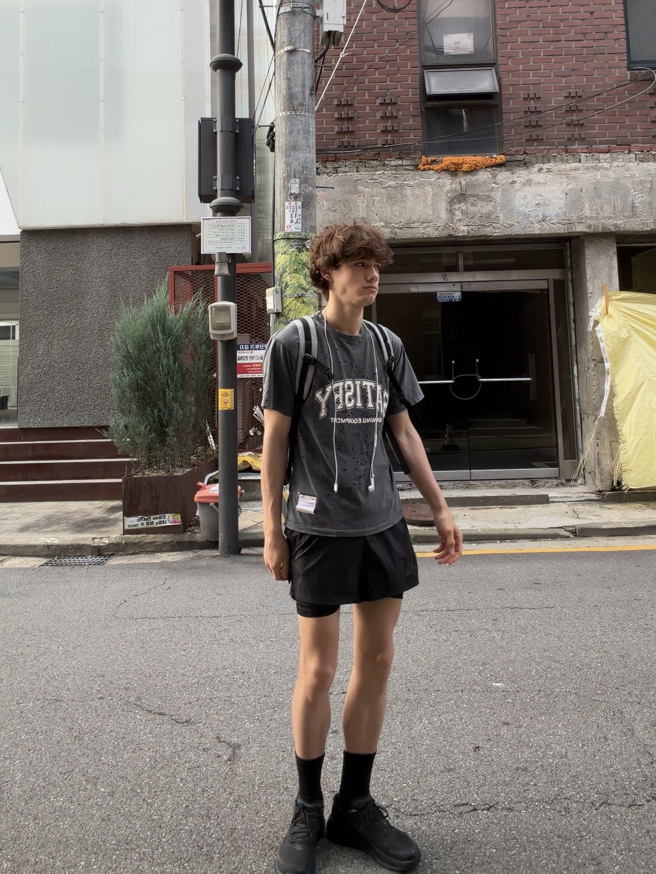 Satisfy Mothtech T‑Shirt Aged Black, Adidas Terrex Xploric 2-in-1 Shorts Black - KR Sizing 착용 스타일 - 1