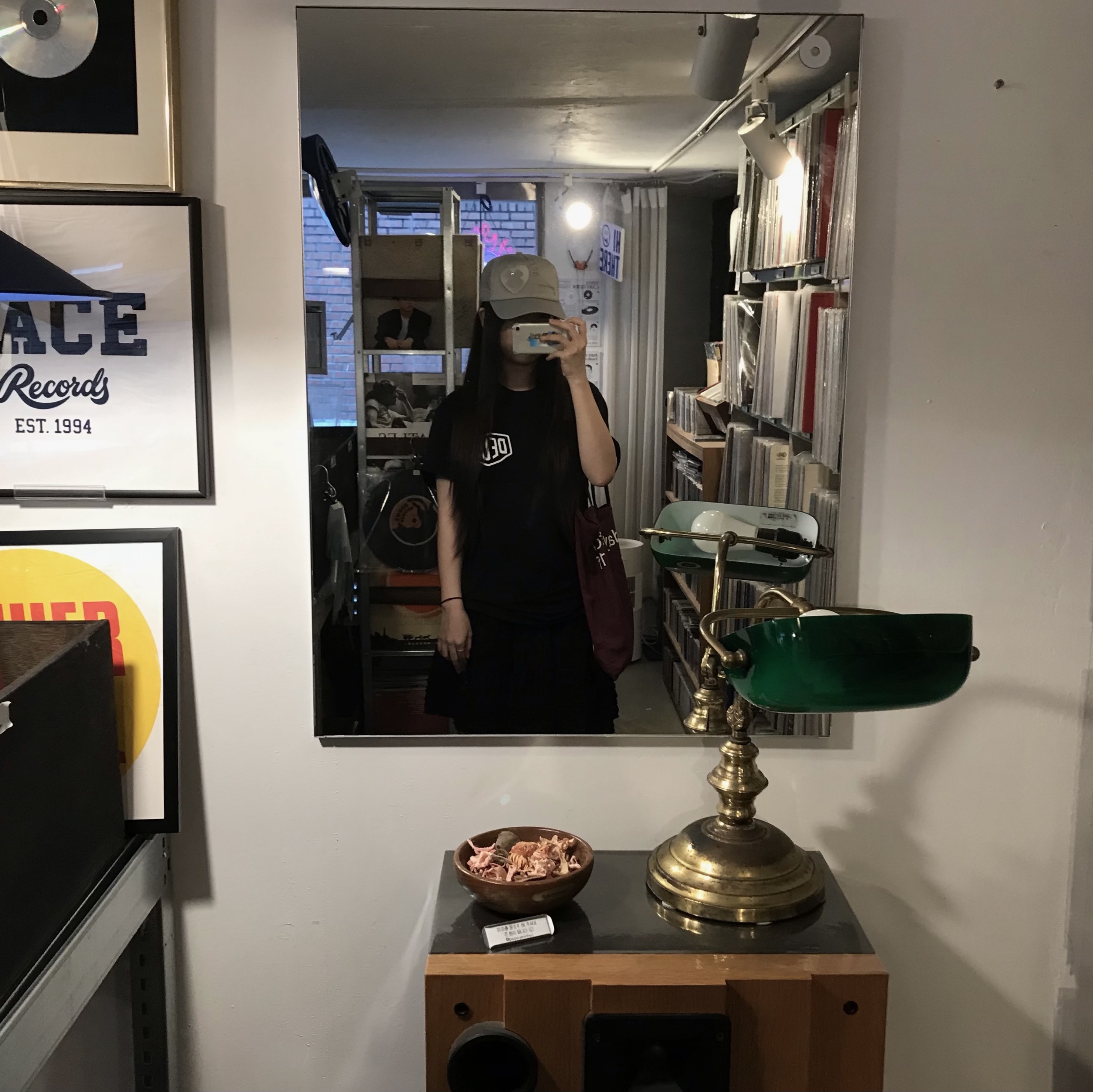 Deus Ex Machina Tokyo Asakusa Address T-Shirt Black 착용 스타일